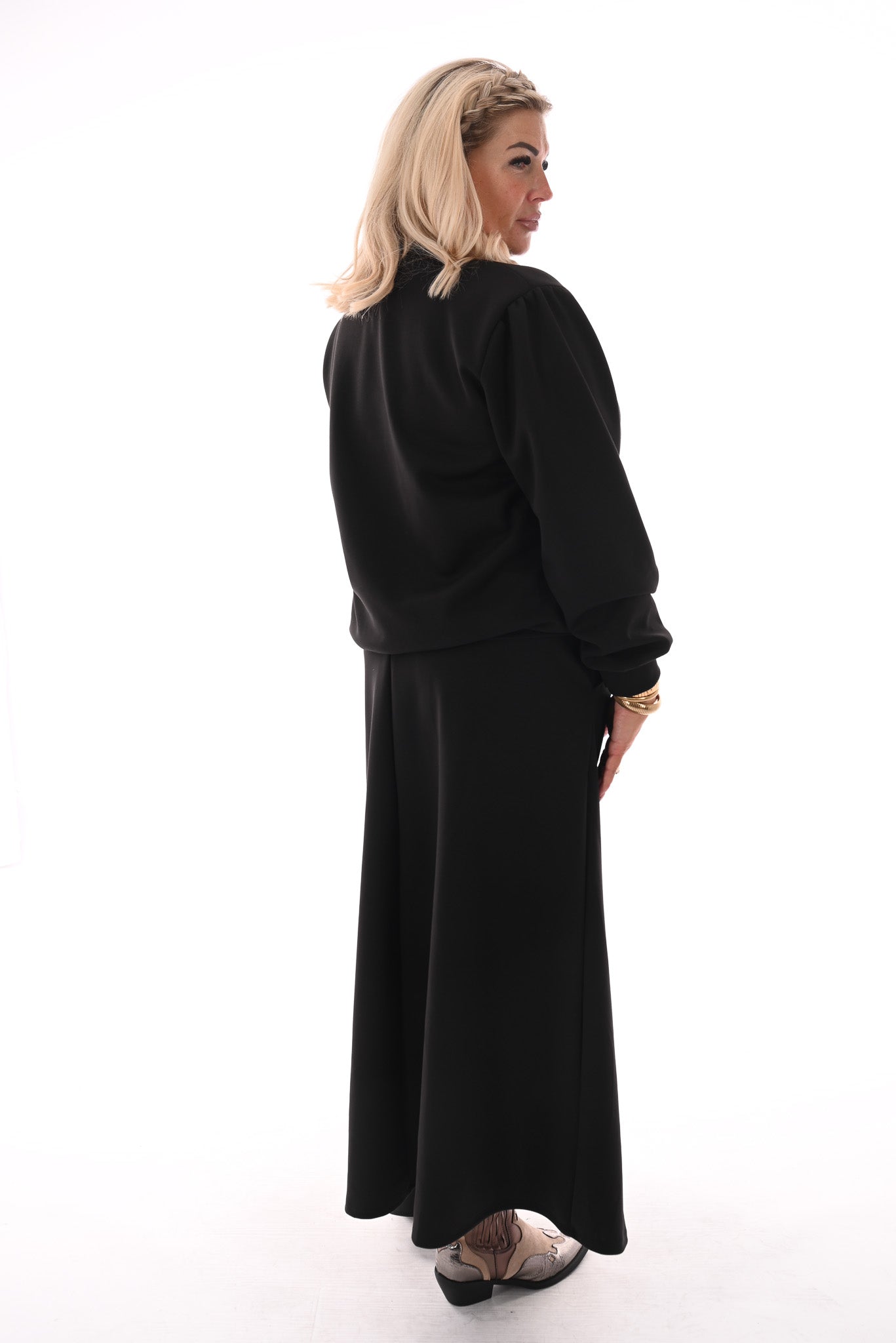 Tweedelig set sweater en rok zwart