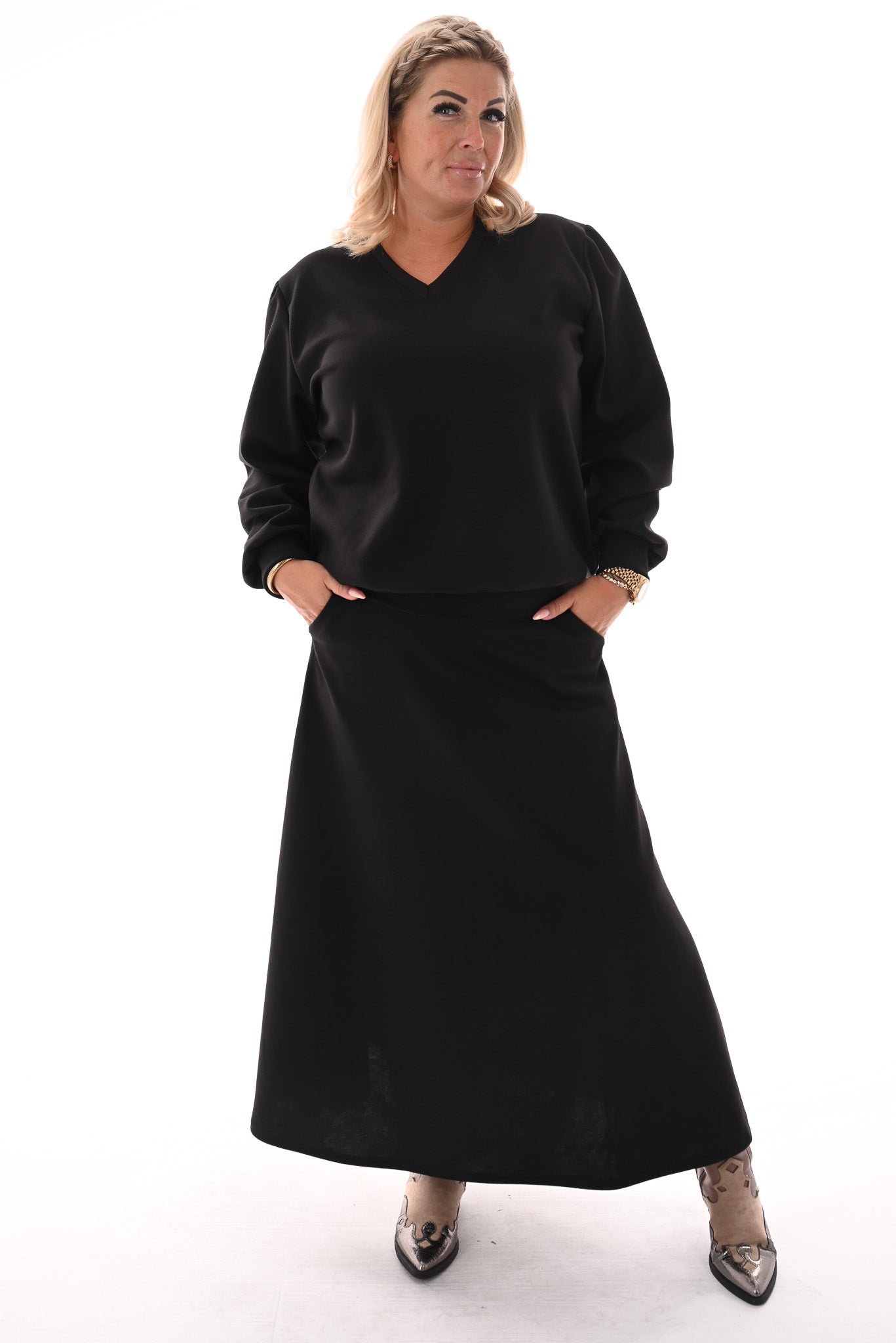 Tweedelig set sweater en rok zwart