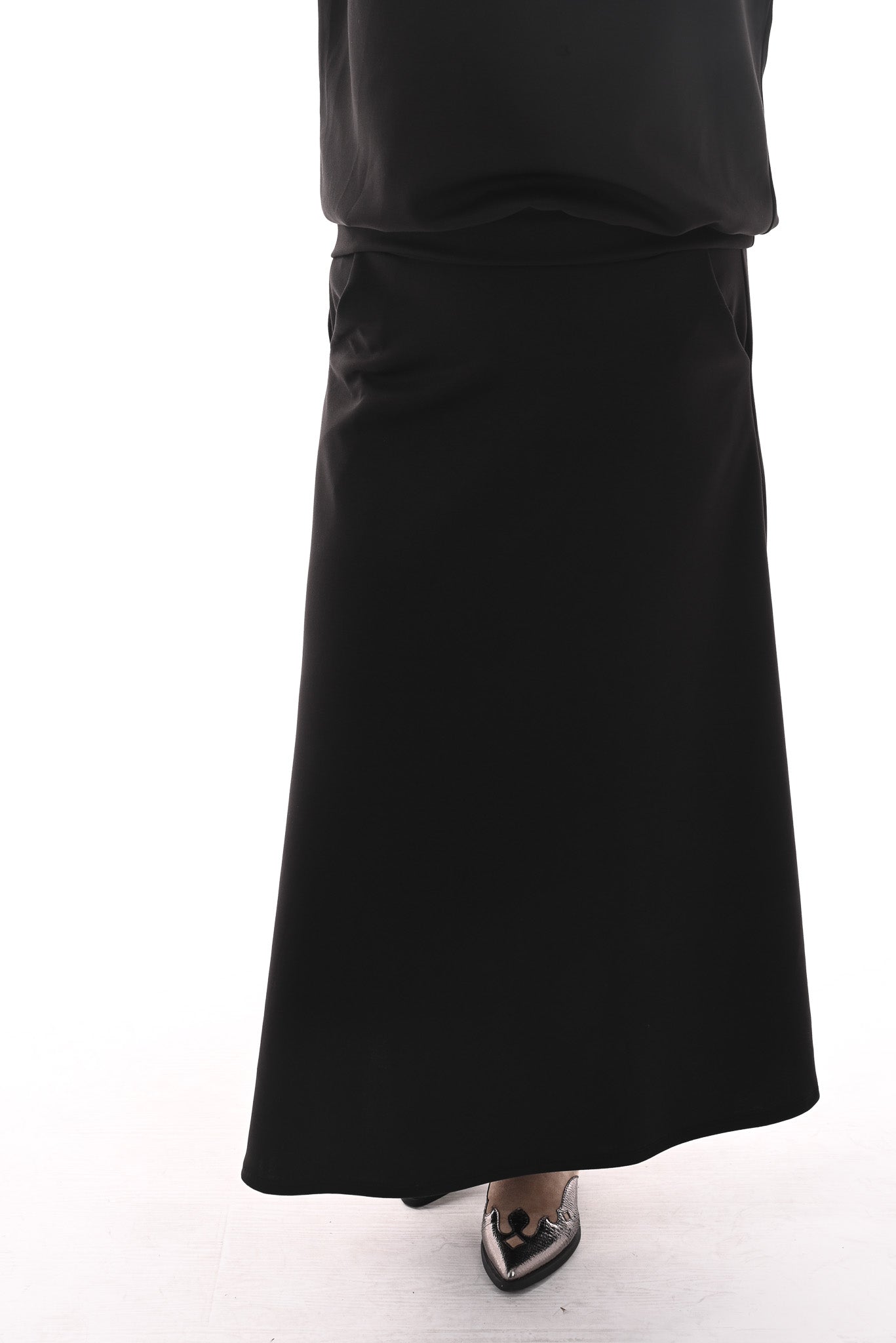 Tweedelig set sweater en rok zwart