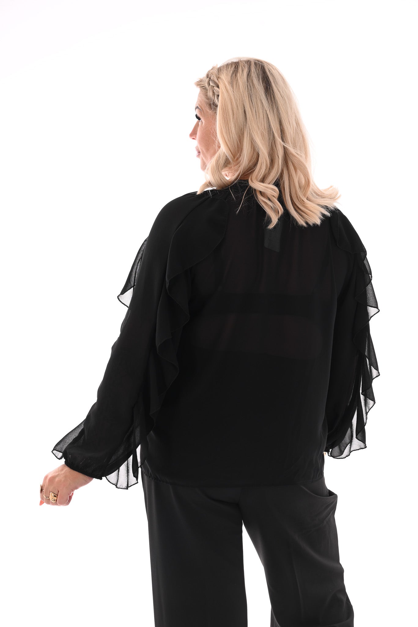 Doorknoop blouse ruffels uni zwart