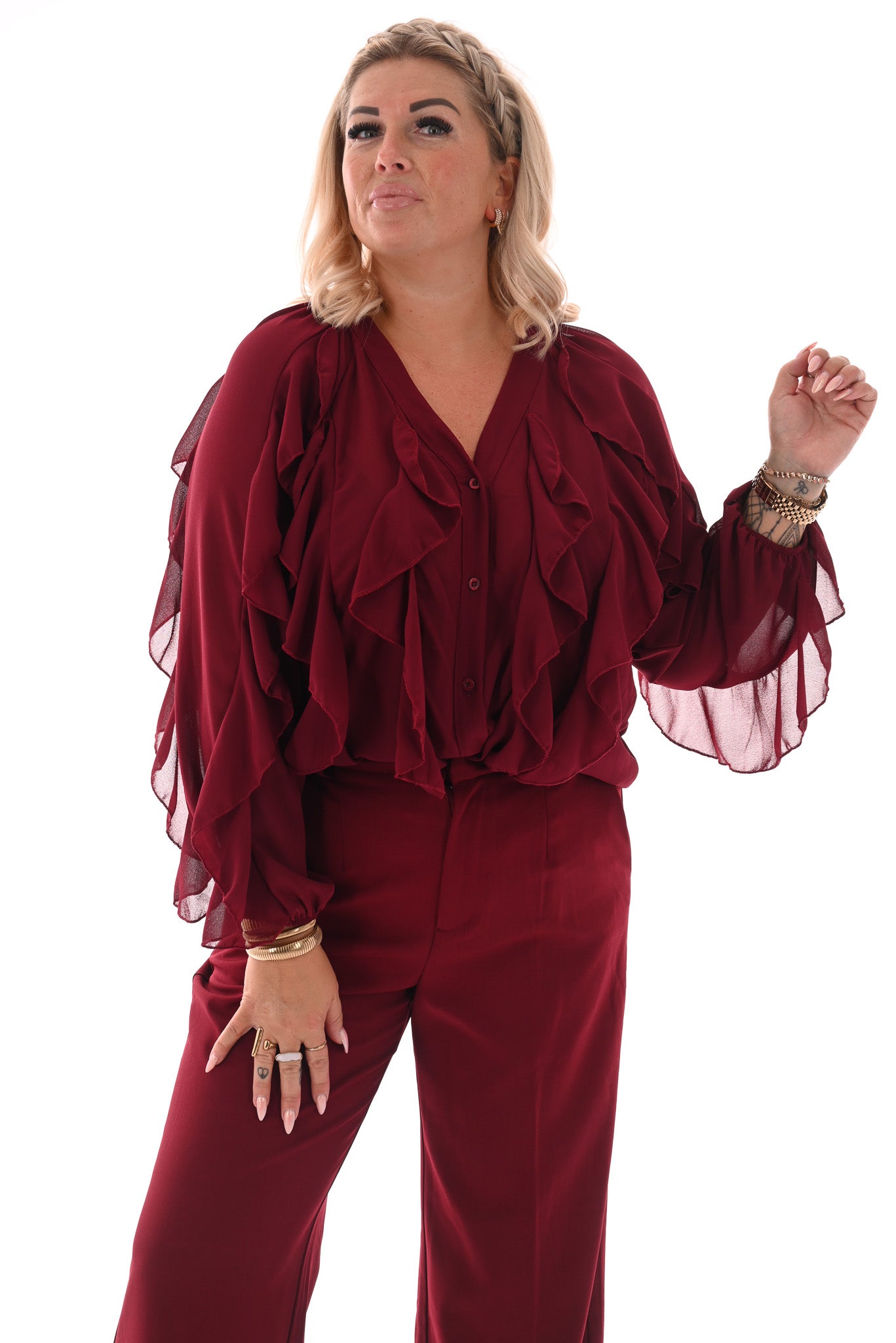 Doorknoop blouse ruffels uni bordeaux