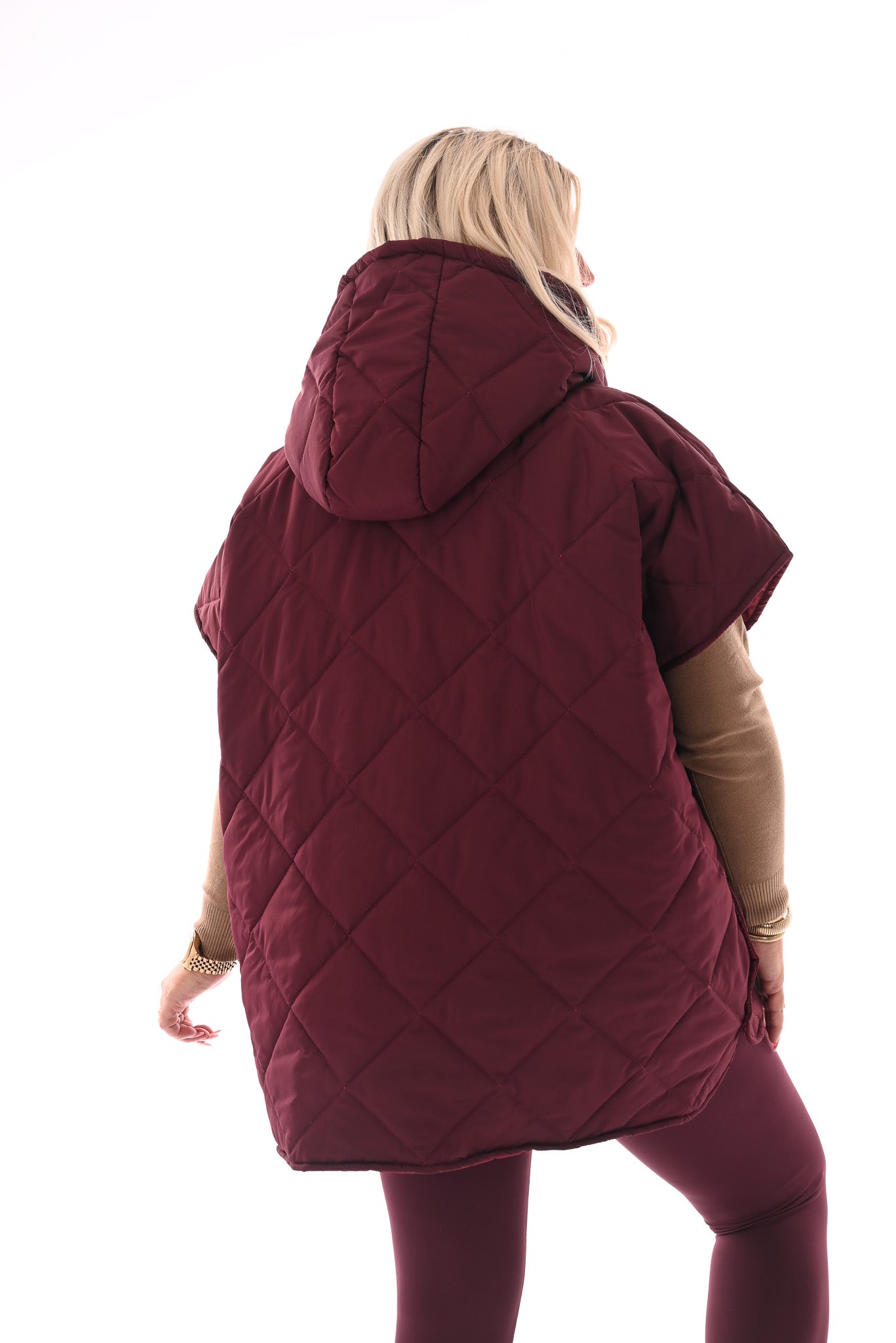 Gewatteerde ponchojas met capuchon bordeaux