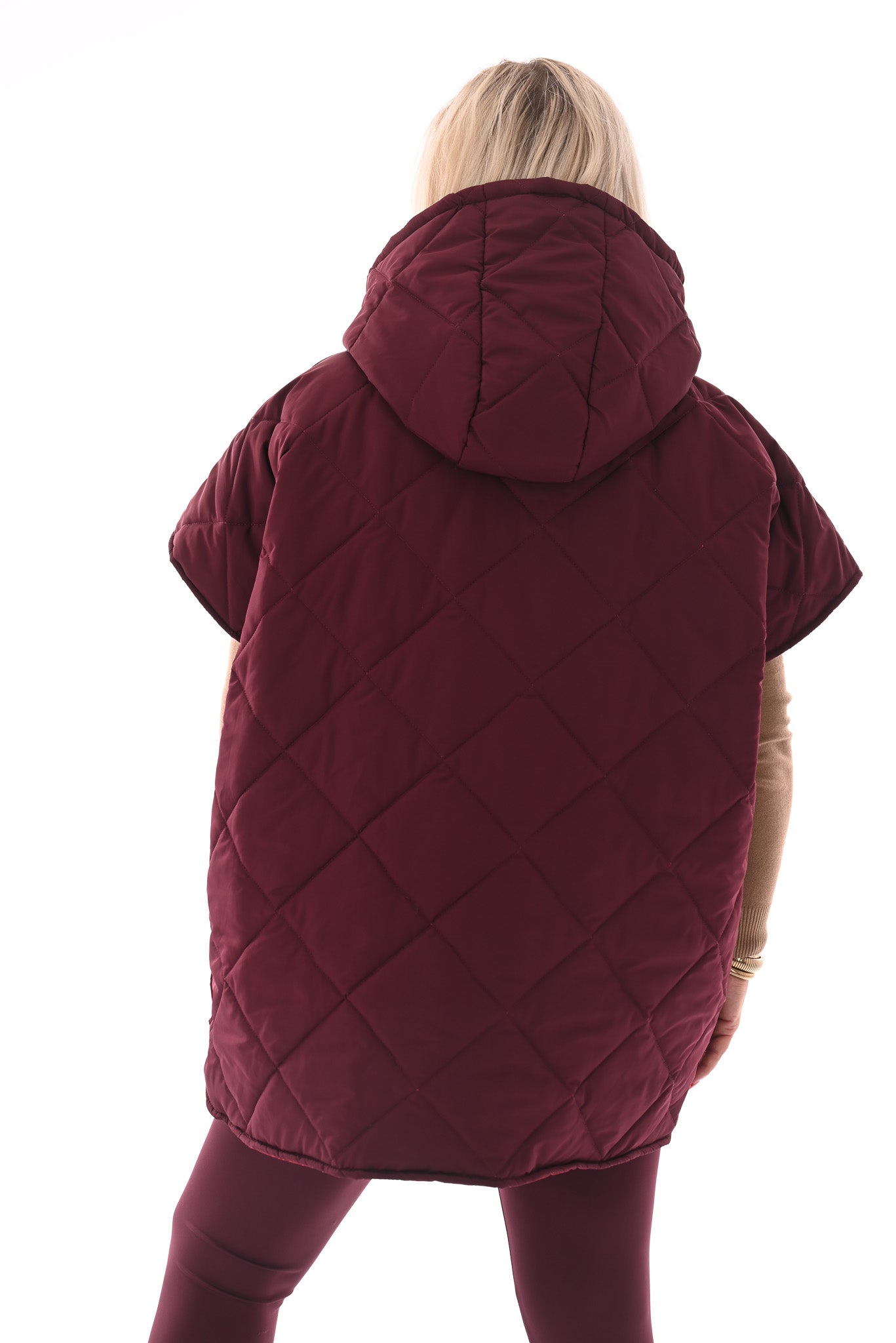 Gewatteerde ponchojas met capuchon bordeaux