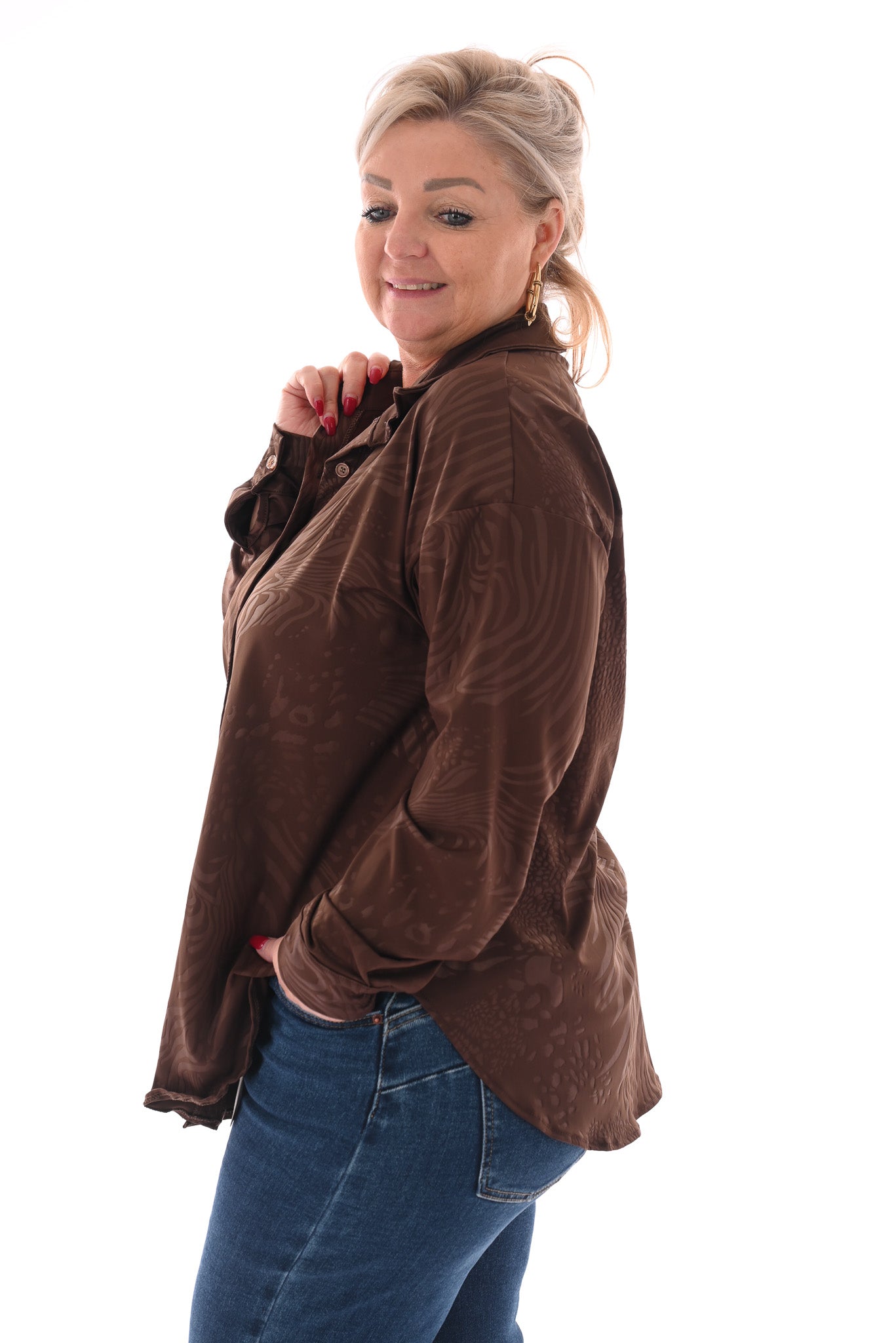 Doorknoop blouse dierenmix bruin