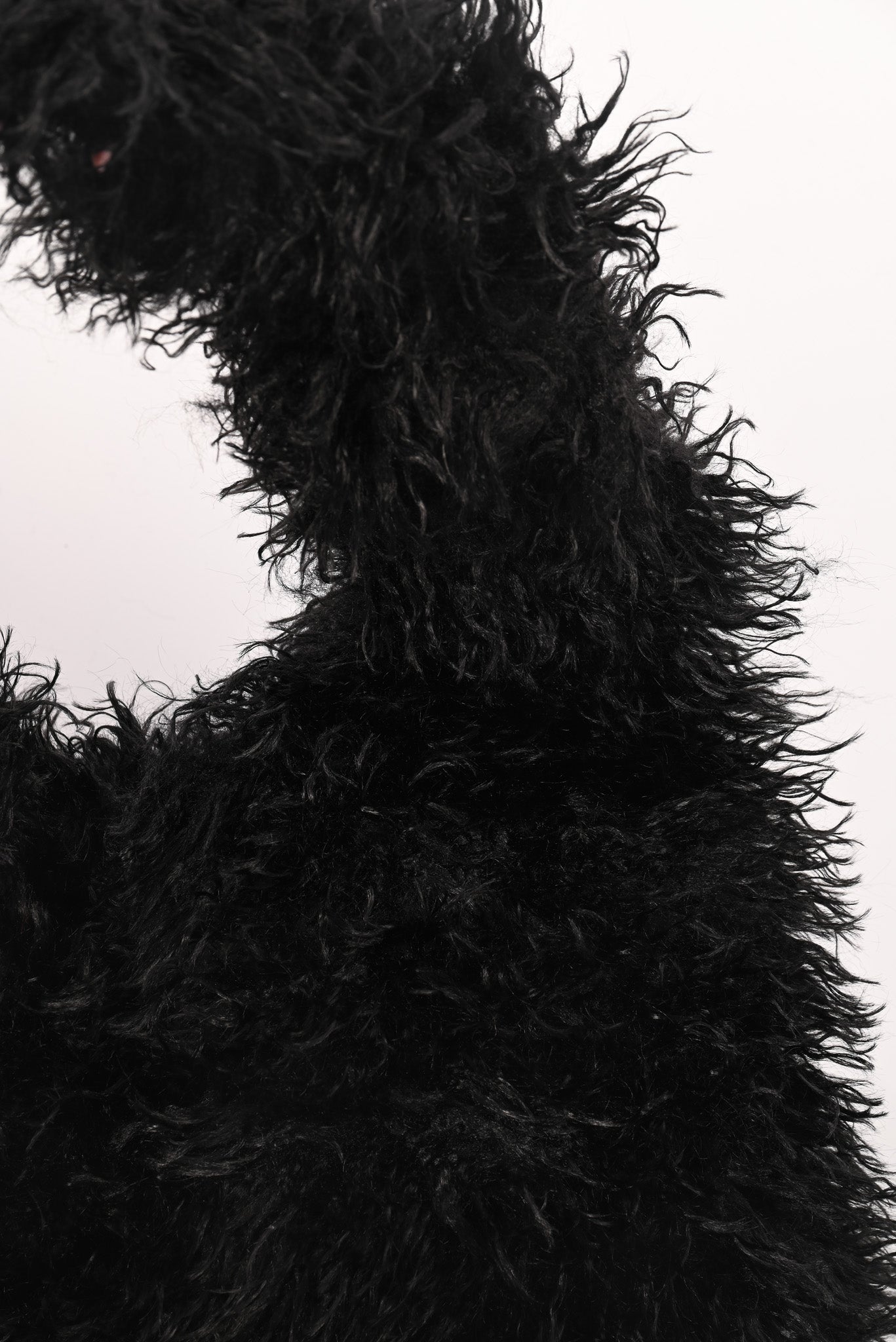 Wavy faux fur schoudertas zwart