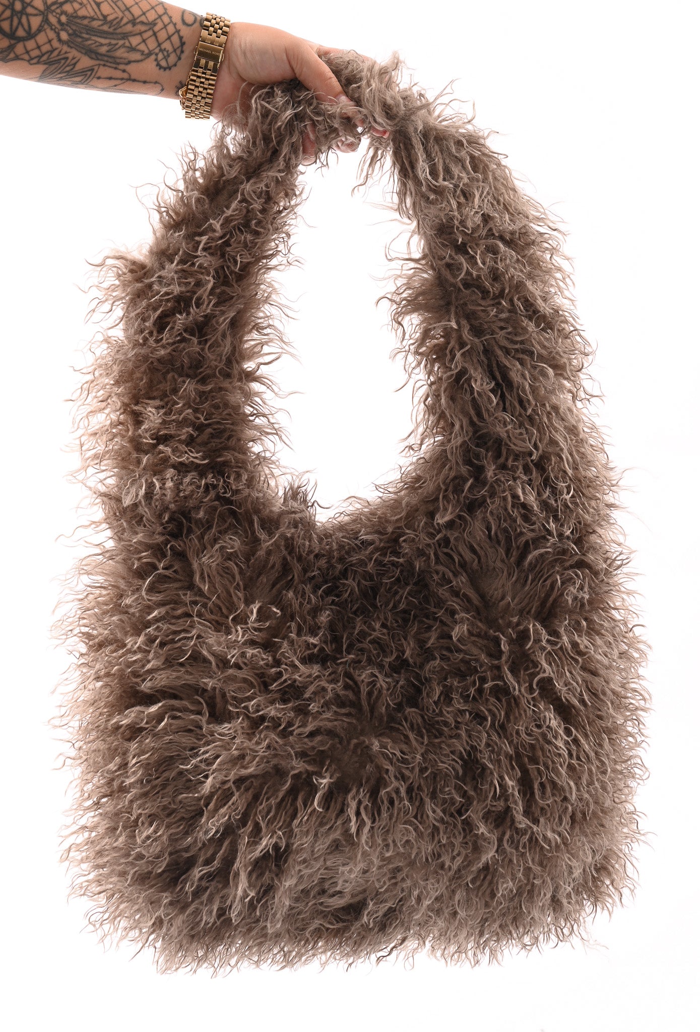 Wavy faux fur schoudertas taupe