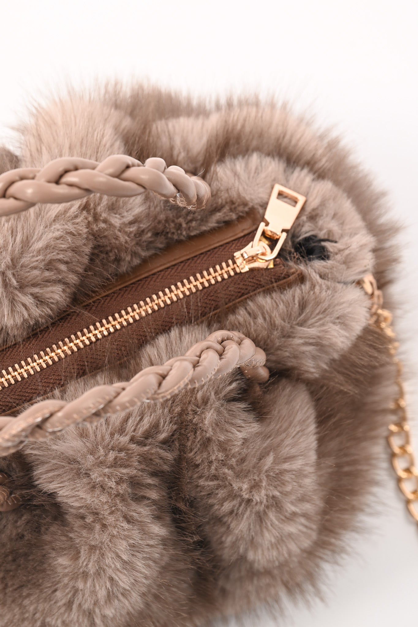 Mini furry handtas taupe