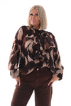 Doorknoop blouse strik roezels abstracte print donkerbruin