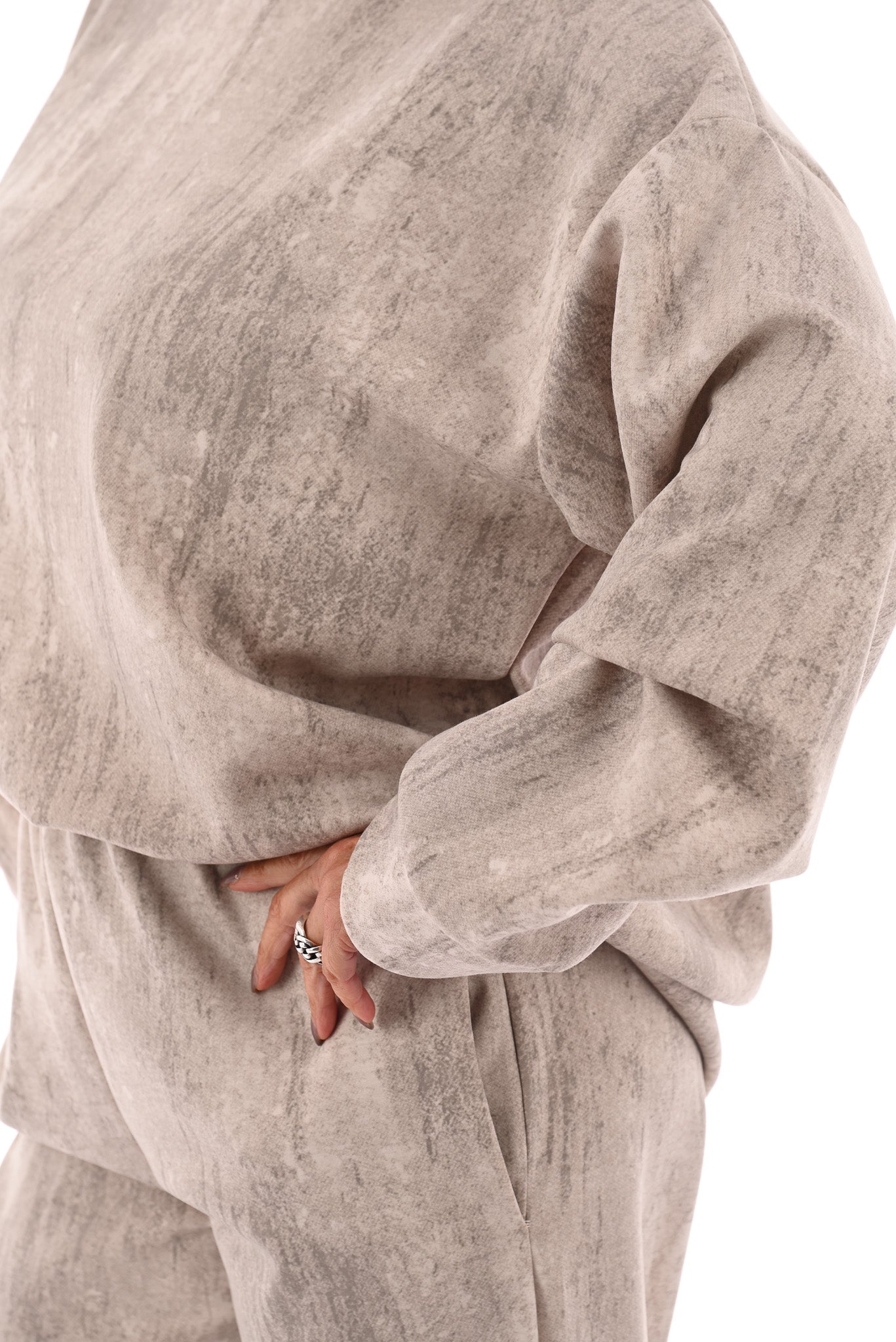 Tweedelig pak gouden vegen beige