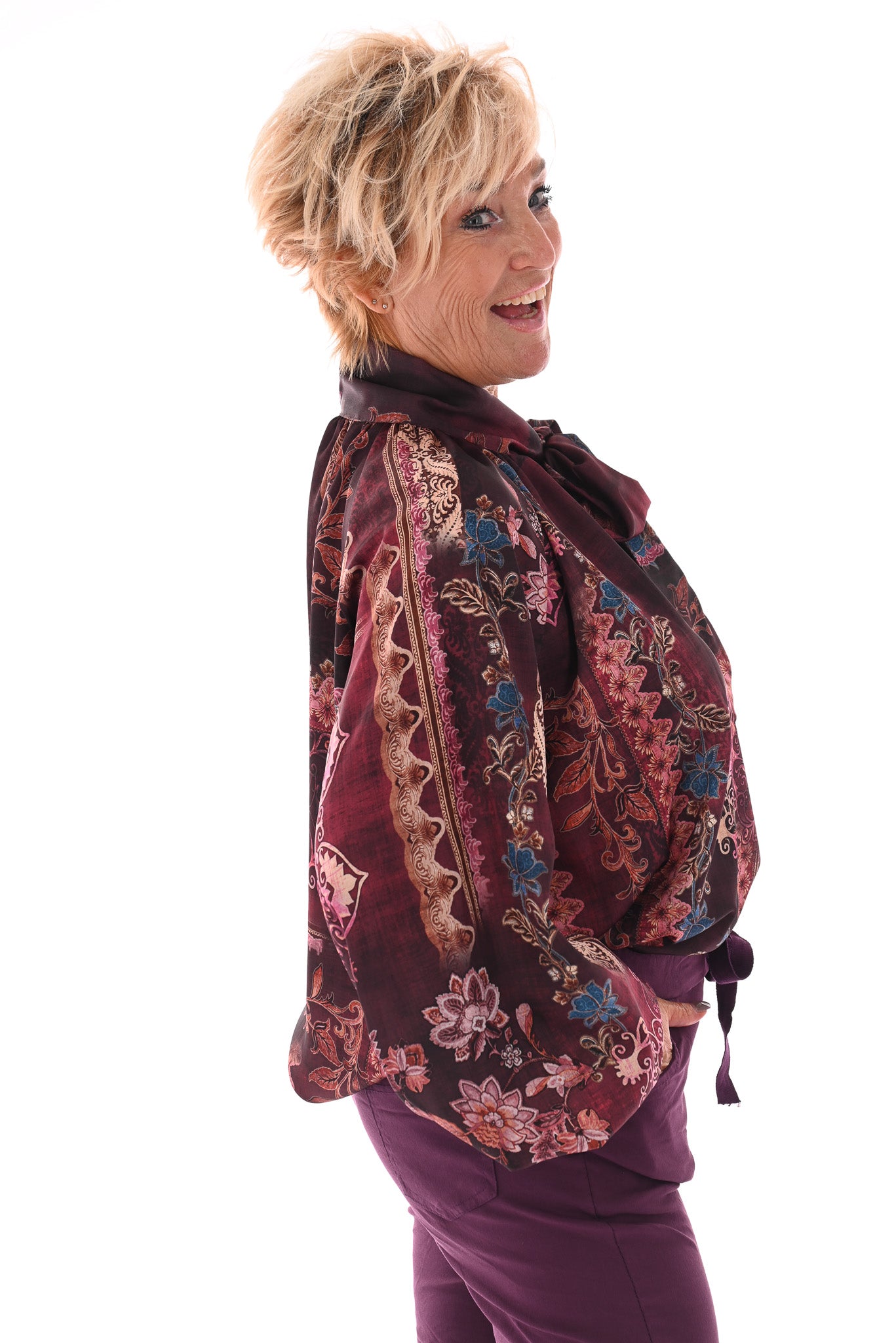 Silky blouse met strik paisley bordeaux