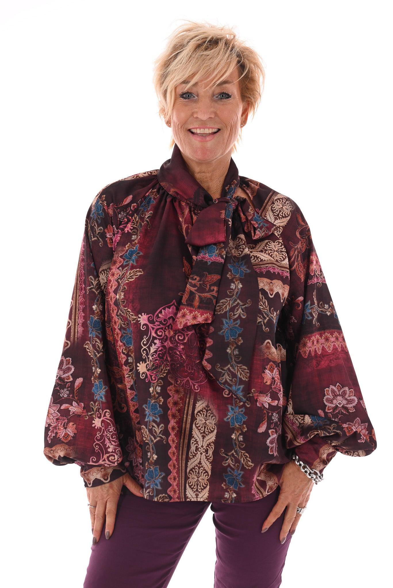 Silky blouse met strik paisley bordeaux