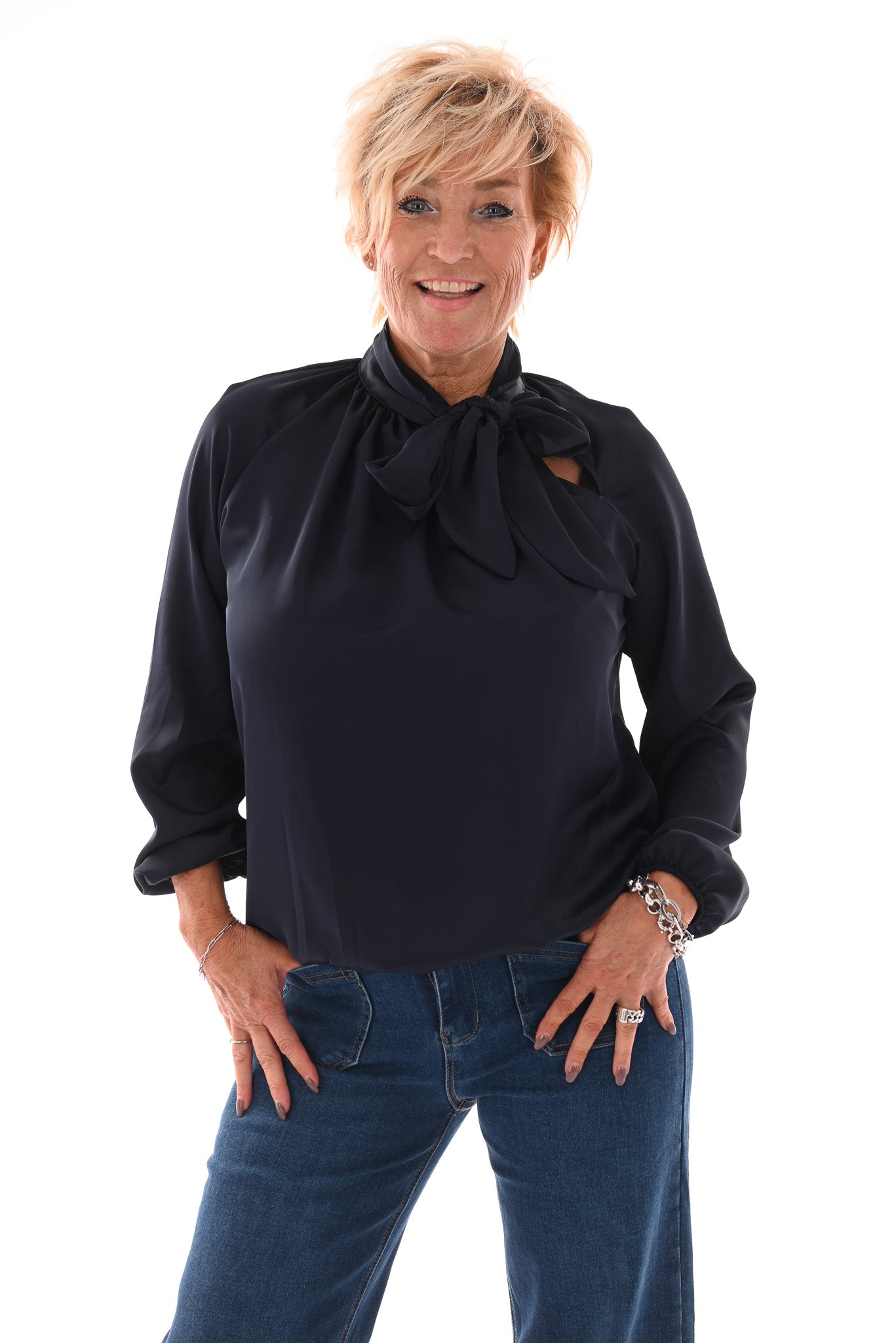 Silky blouse met strik uni marineblauw