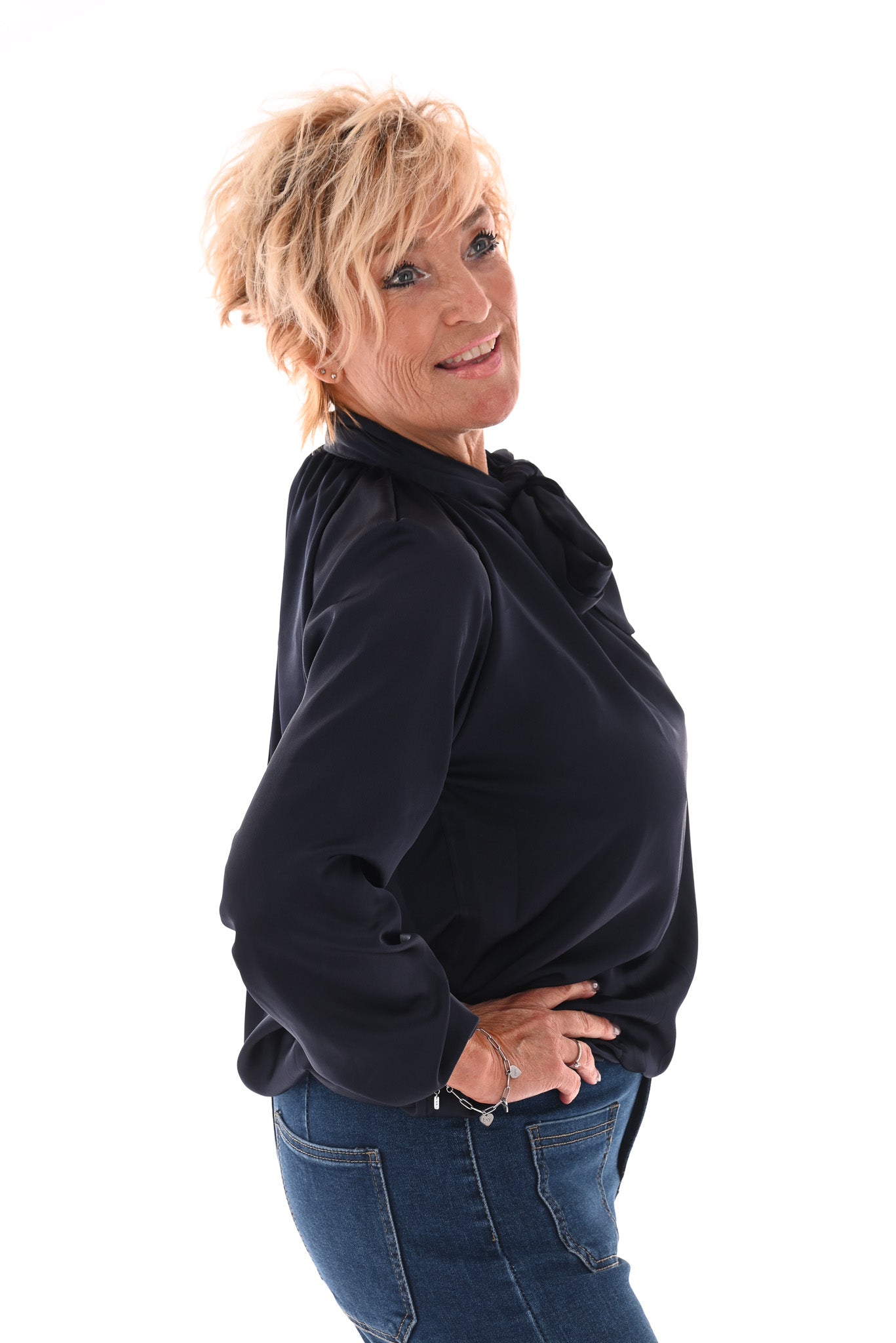 Silky blouse met strik uni marineblauw