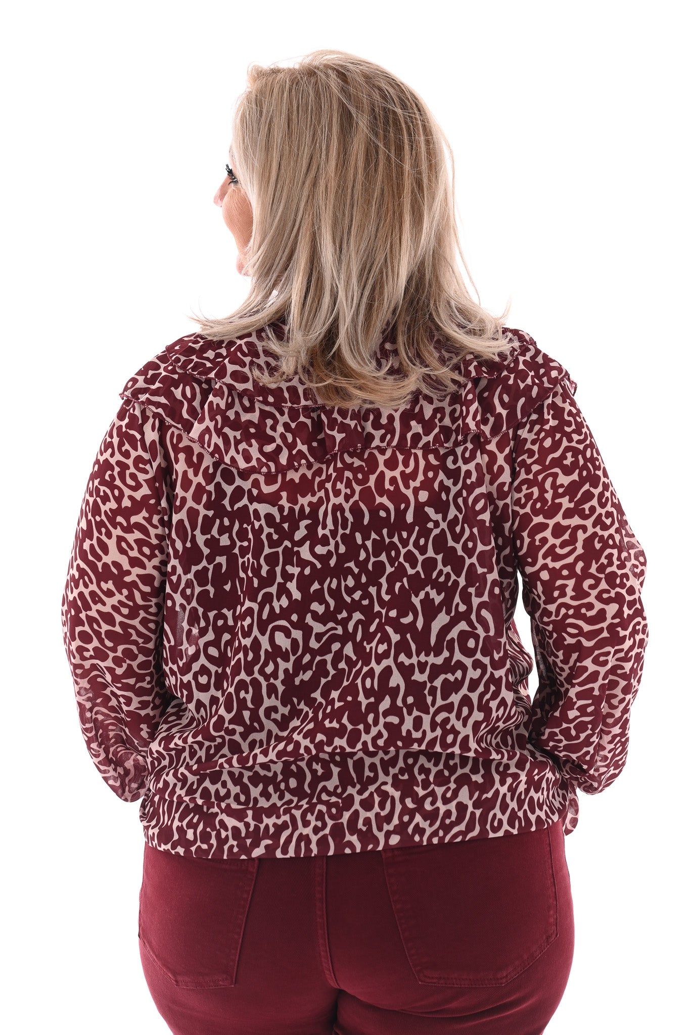 Doorknoop blouse roezels met trompetmouwen bordeaux