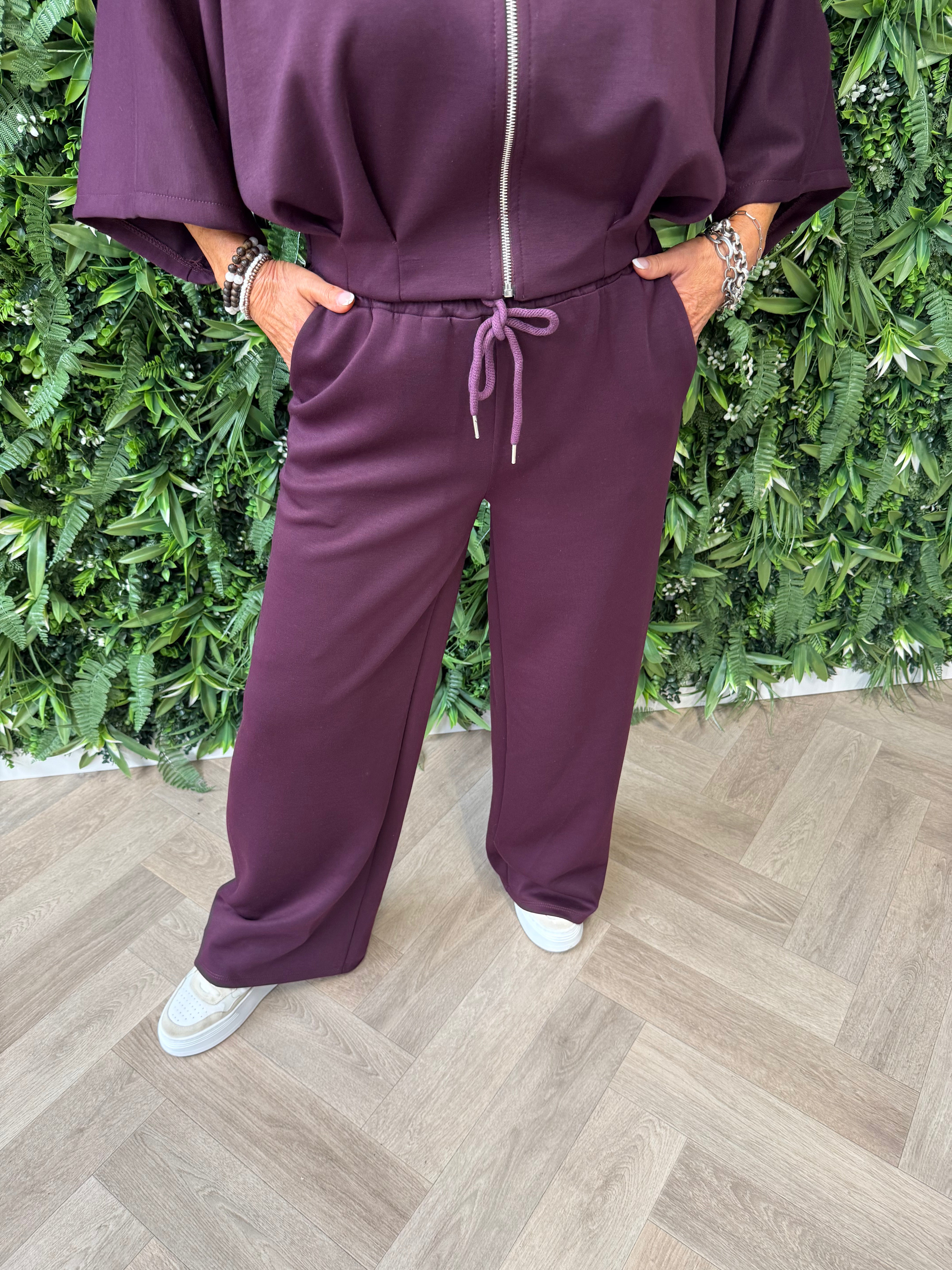 Tweedelig vest set met wijde broek aubergine