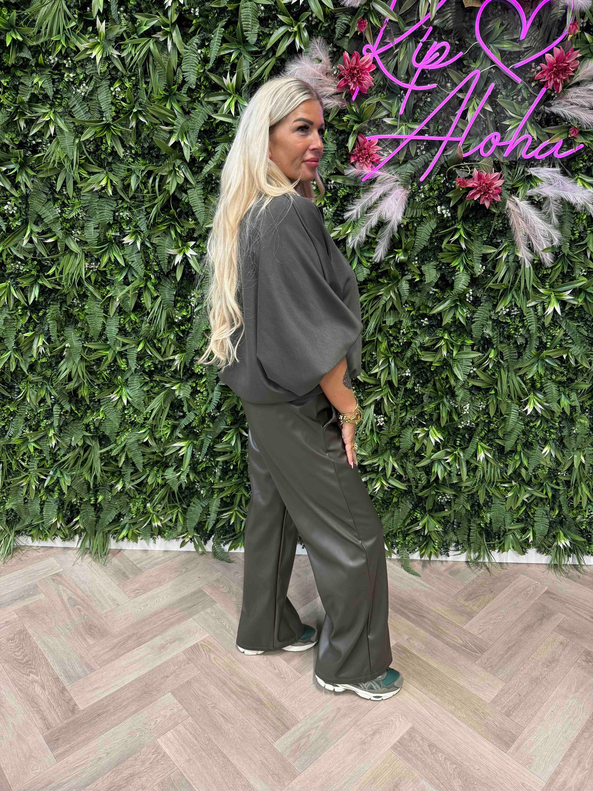 Tweedelig set leatherlook legergroen