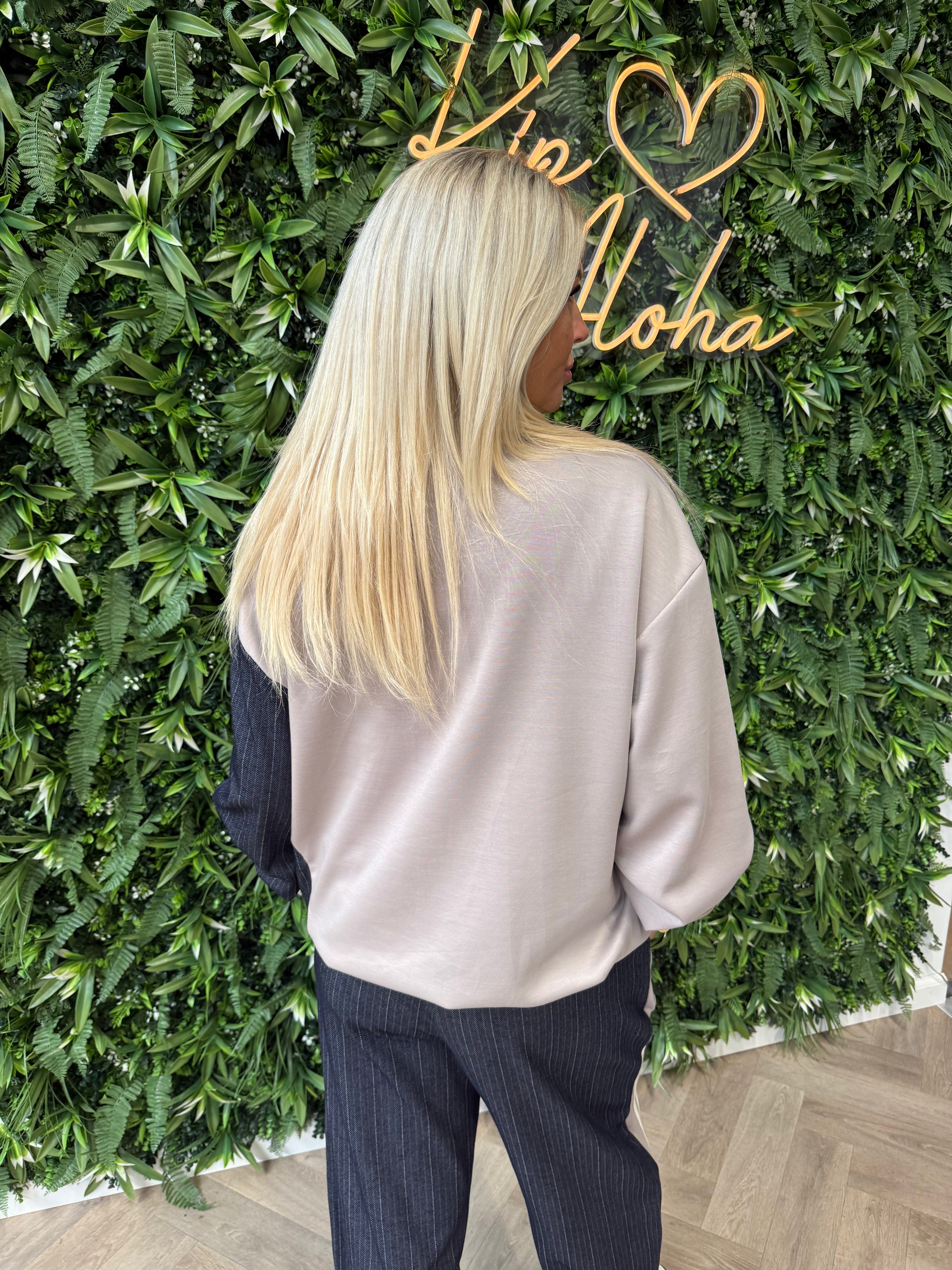 Tweedelig joggingspak met jeans details taupe