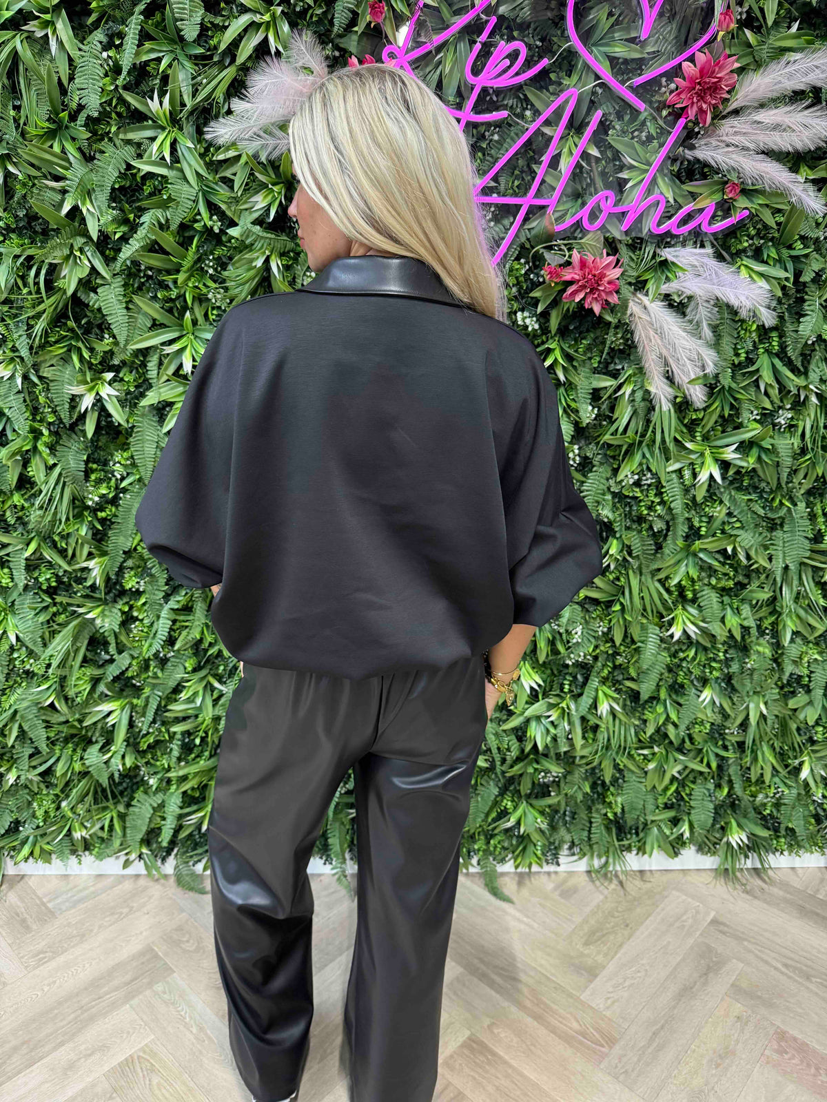 Tweedelig set leatherlook zwart