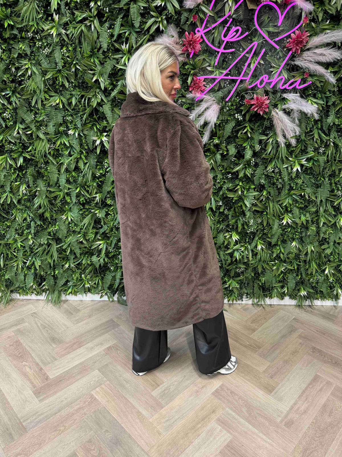 Lange faux fur mantel jas bruin