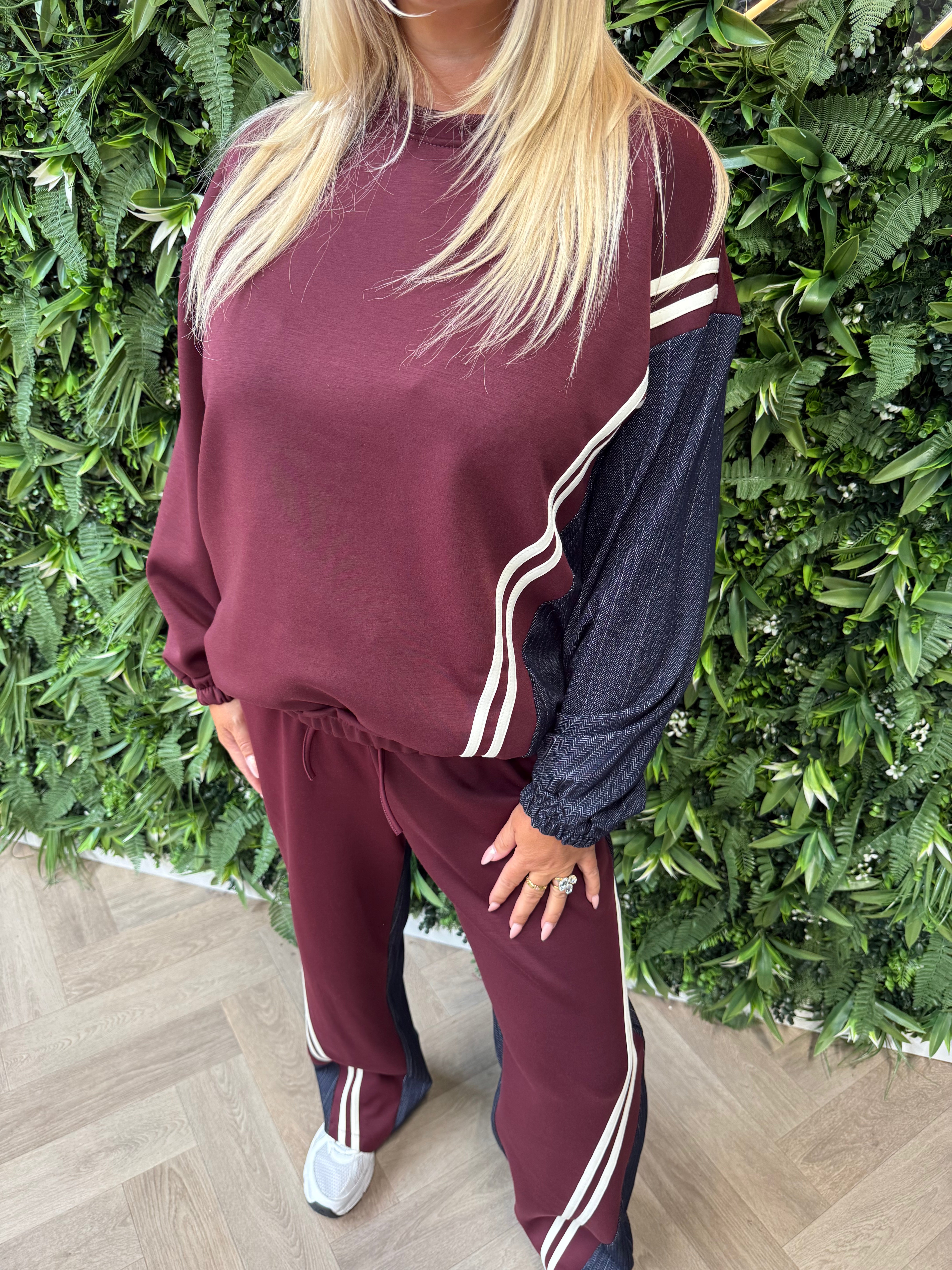 Tweedelig joggingspak met jeans details bordeaux
