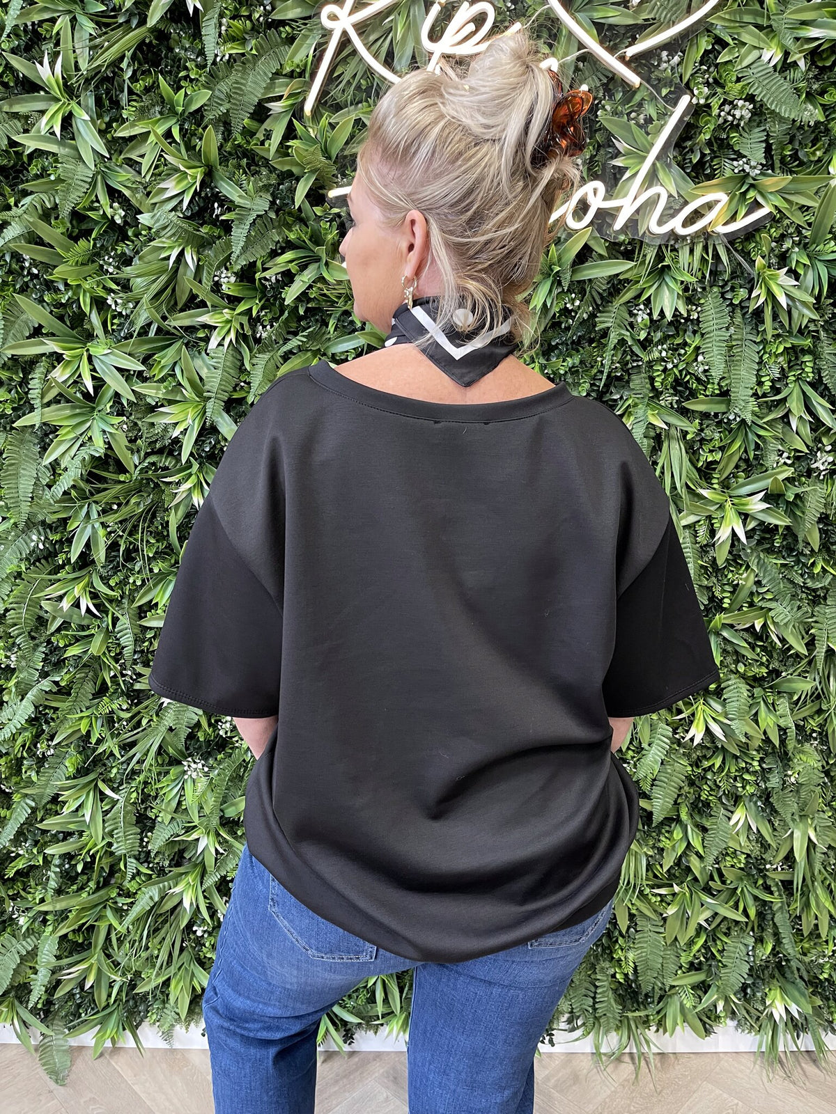 Sweater korte mouwen v-hals zwart