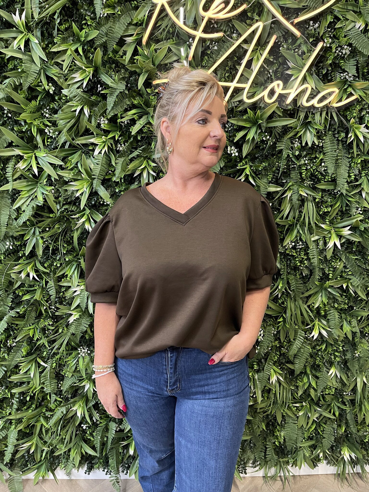 Sweater v-hals korte pofmouwen donkerbruin