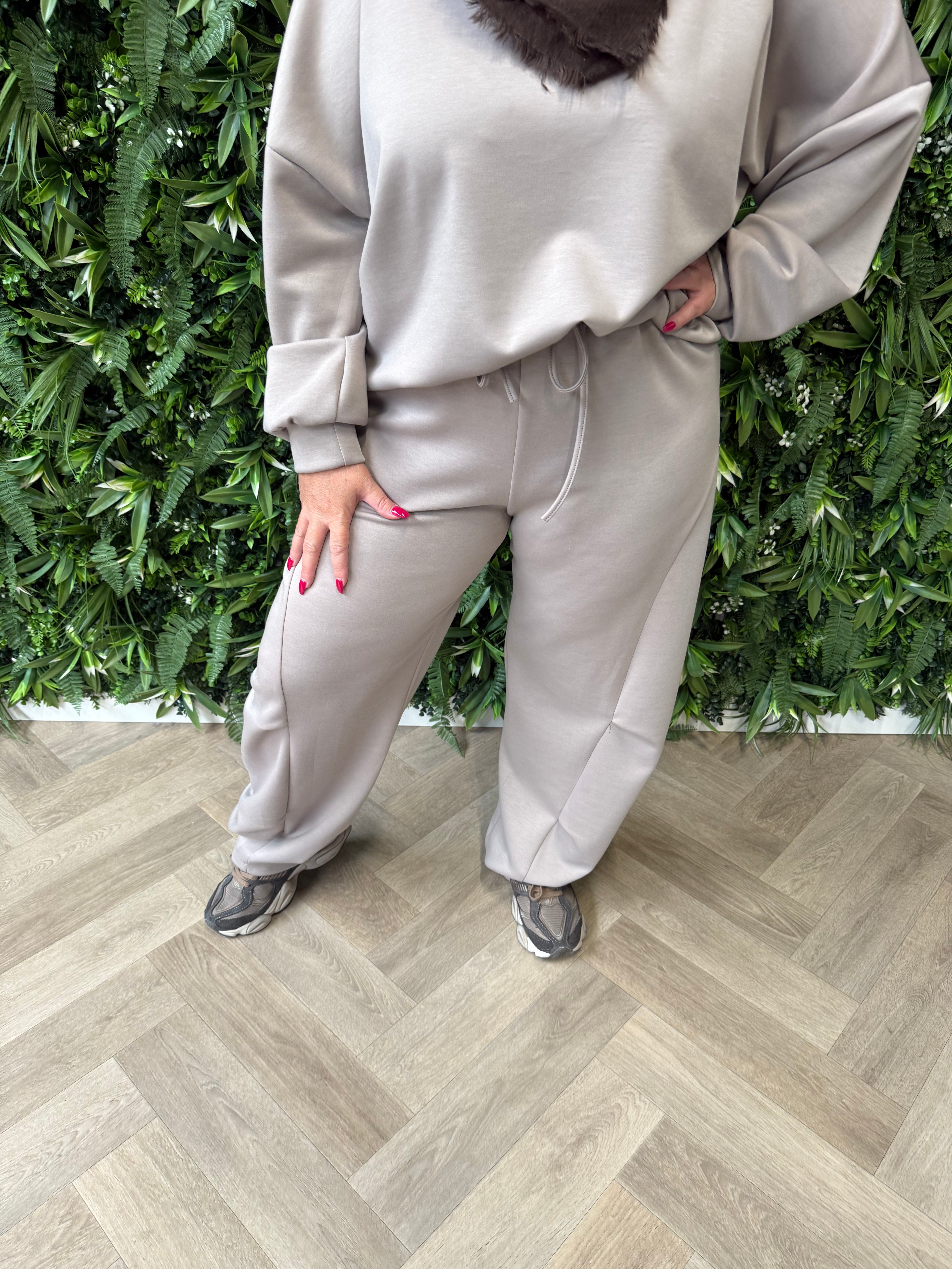 Joggingspak met brede hals uni taupe