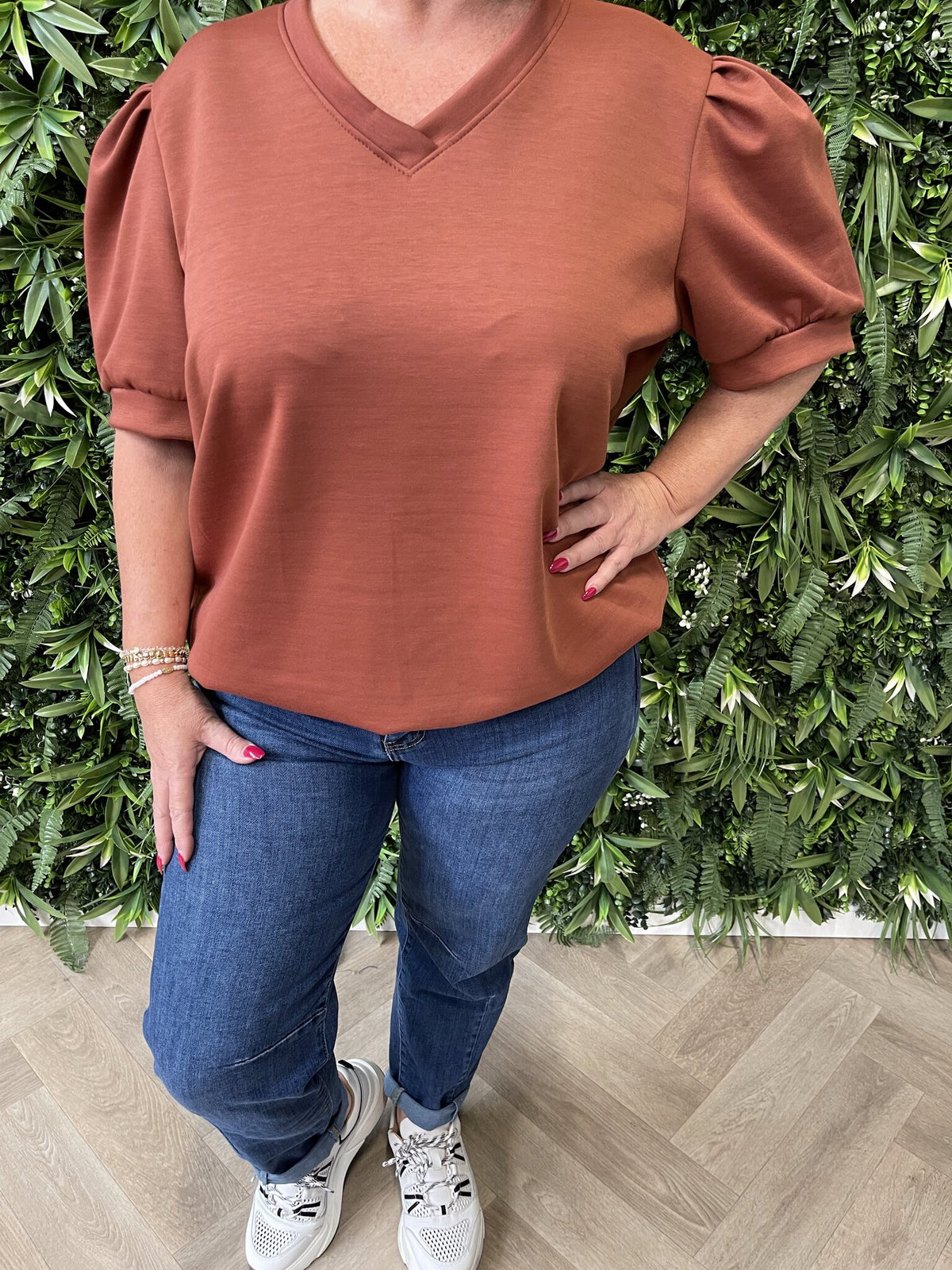 Sweater v-hals korte pofmouwen terracotta