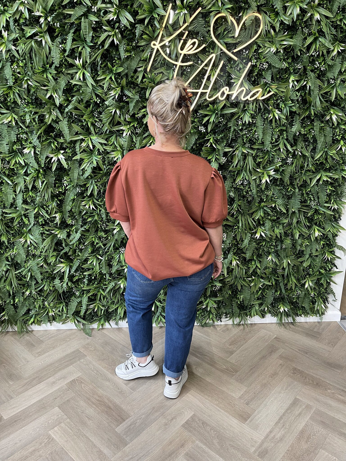 Sweater v-hals korte pofmouwen terracotta