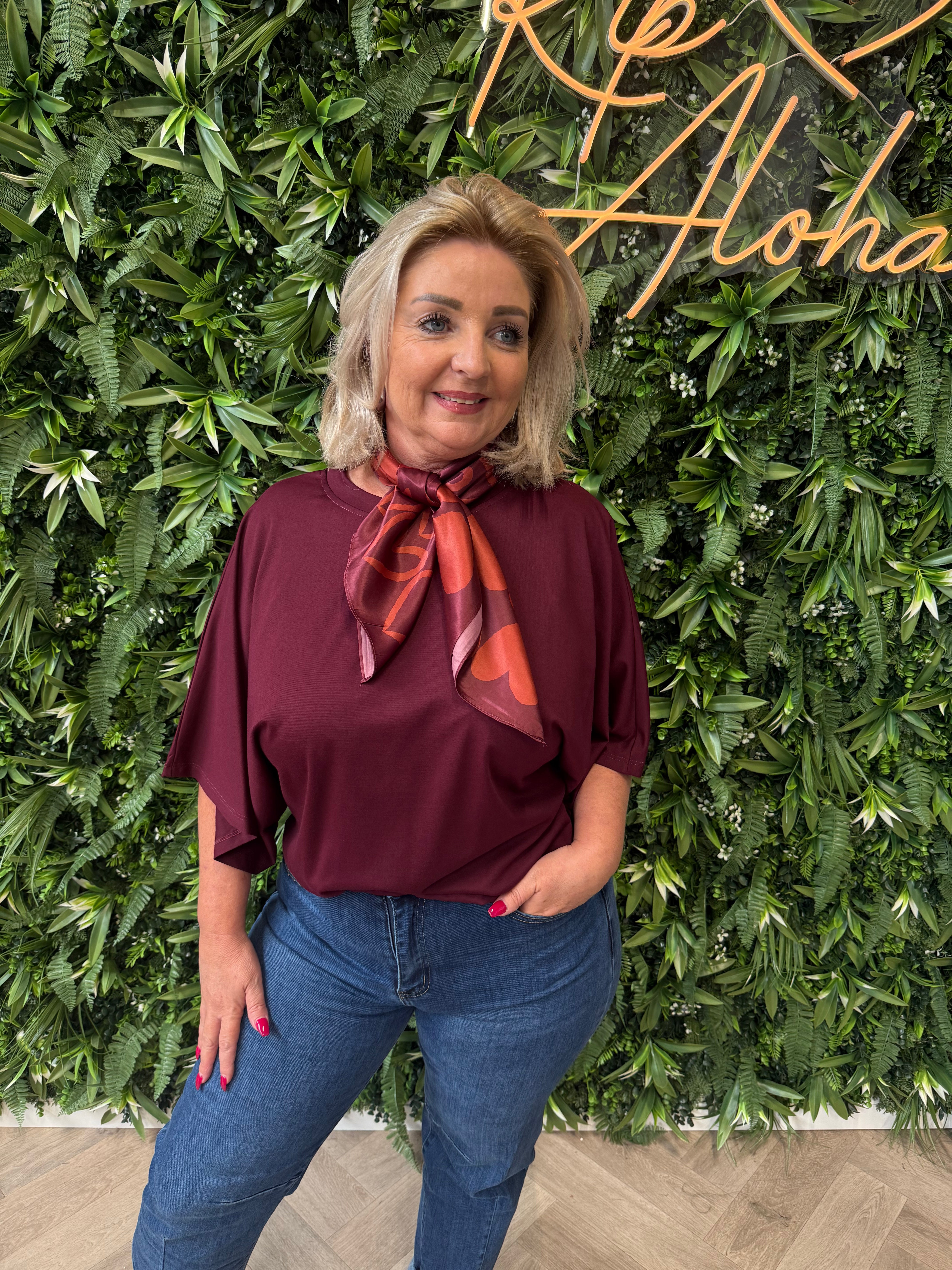 Top met elastieken onderkant bordeaux