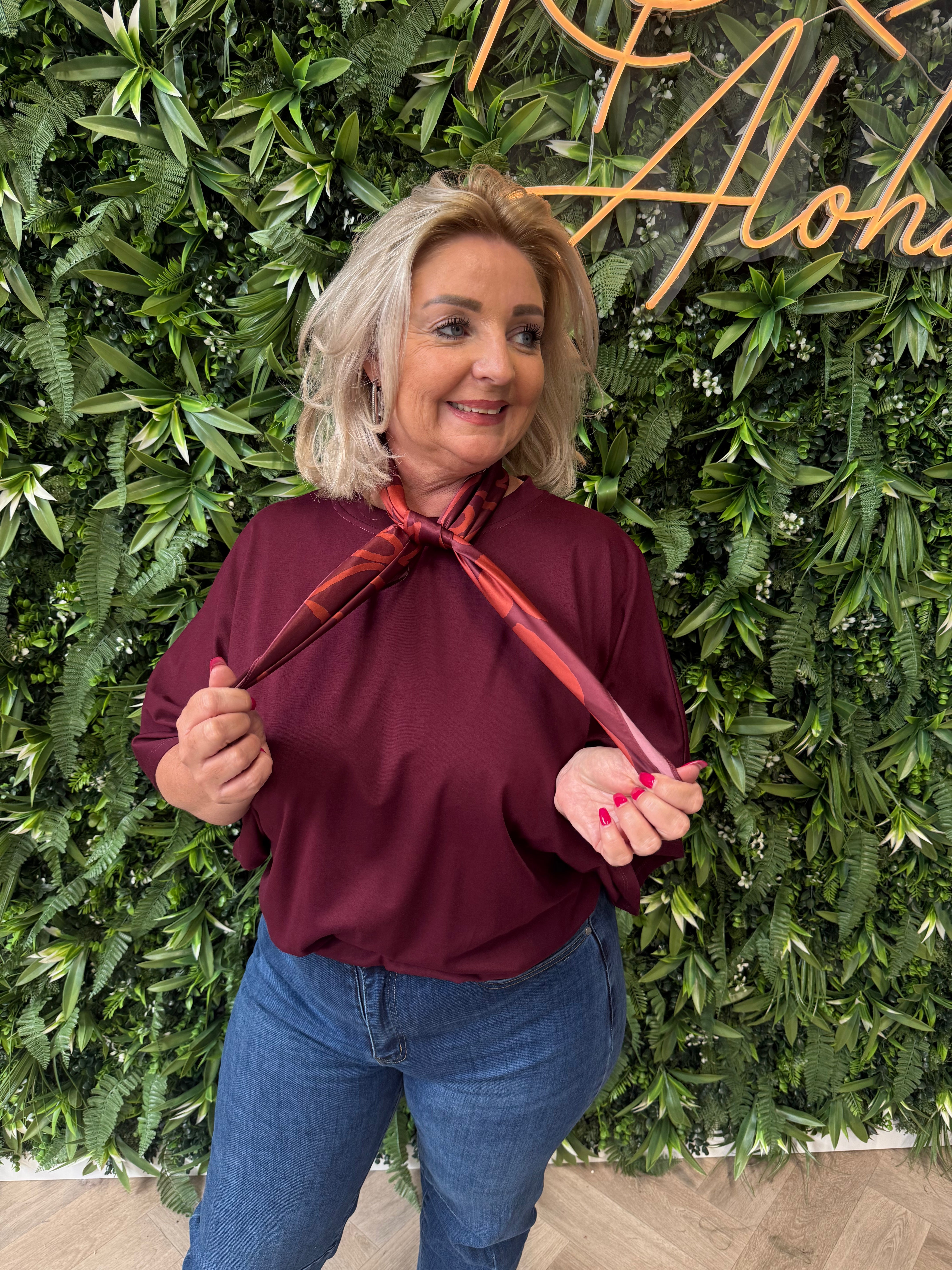 Top met elastieken onderkant bordeaux