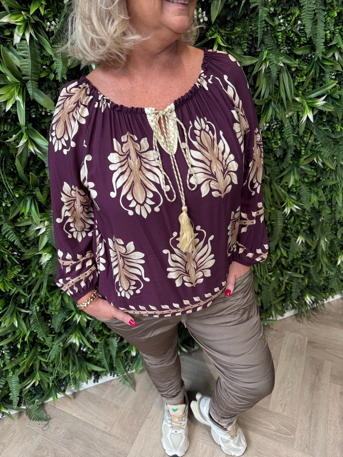 Top bloemen off-shoulder aubergine