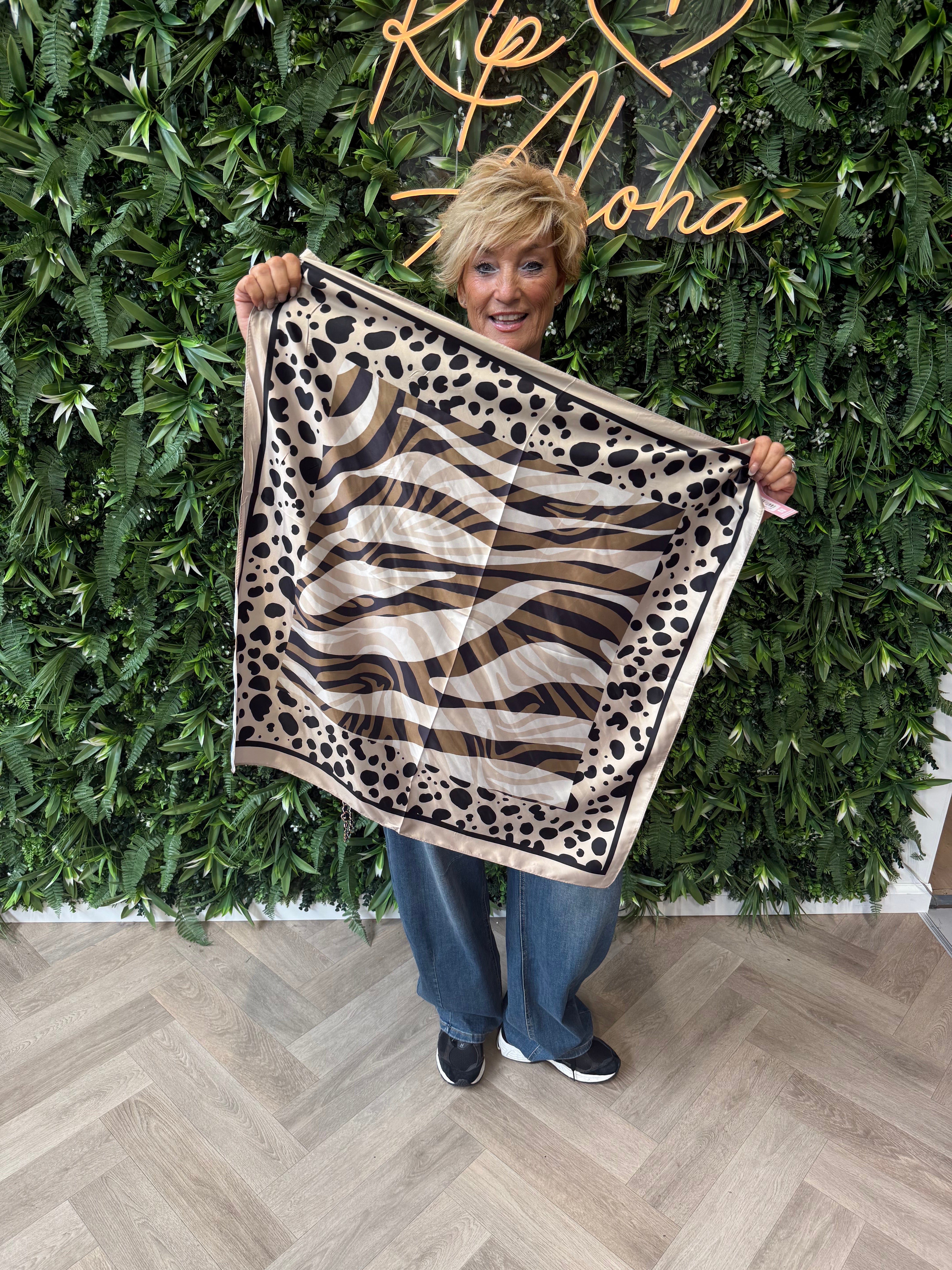 Kort sjaaltje safari print beige