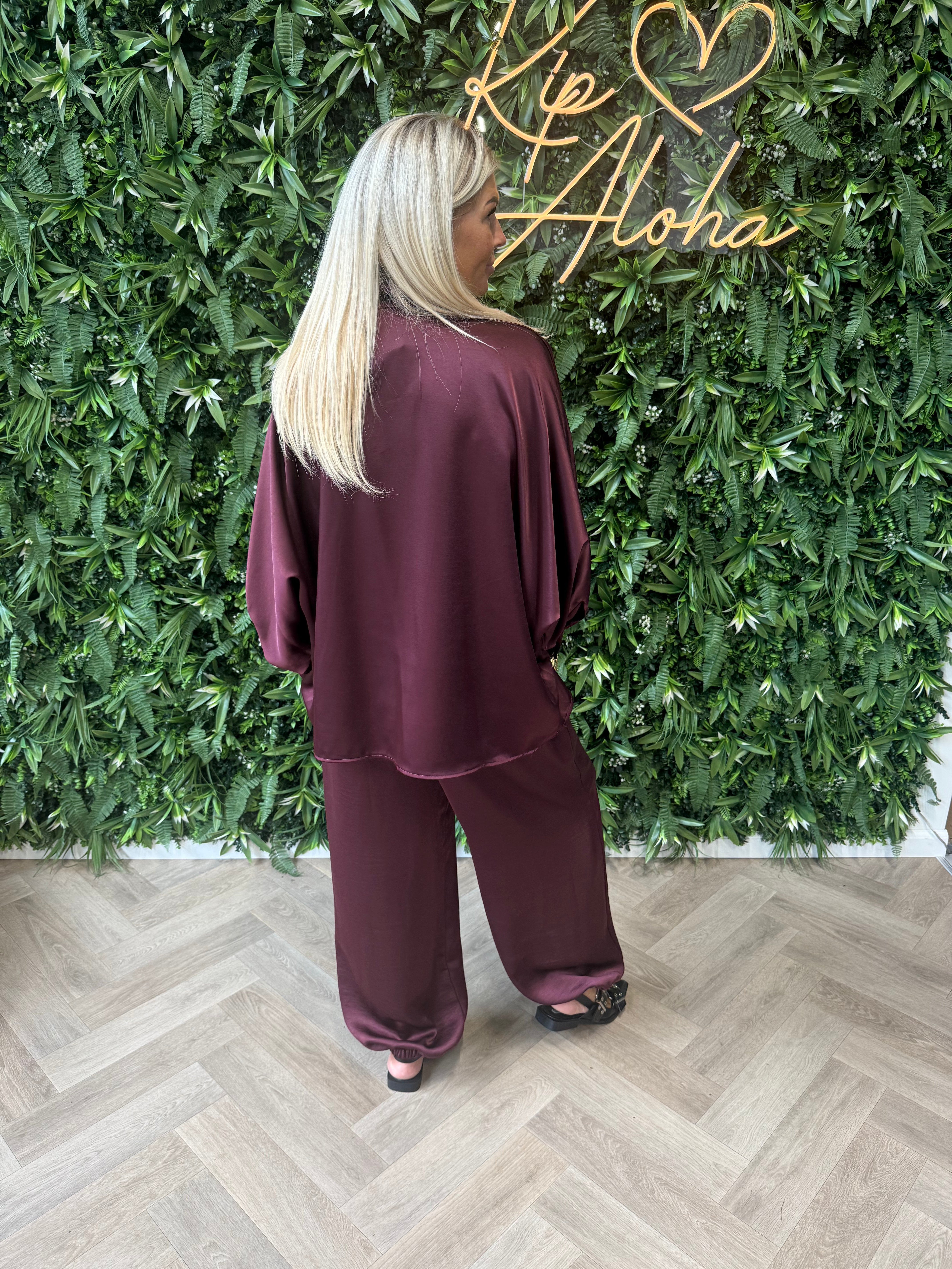 Tweedelig pak ballon broek met strik blouse aubergine
