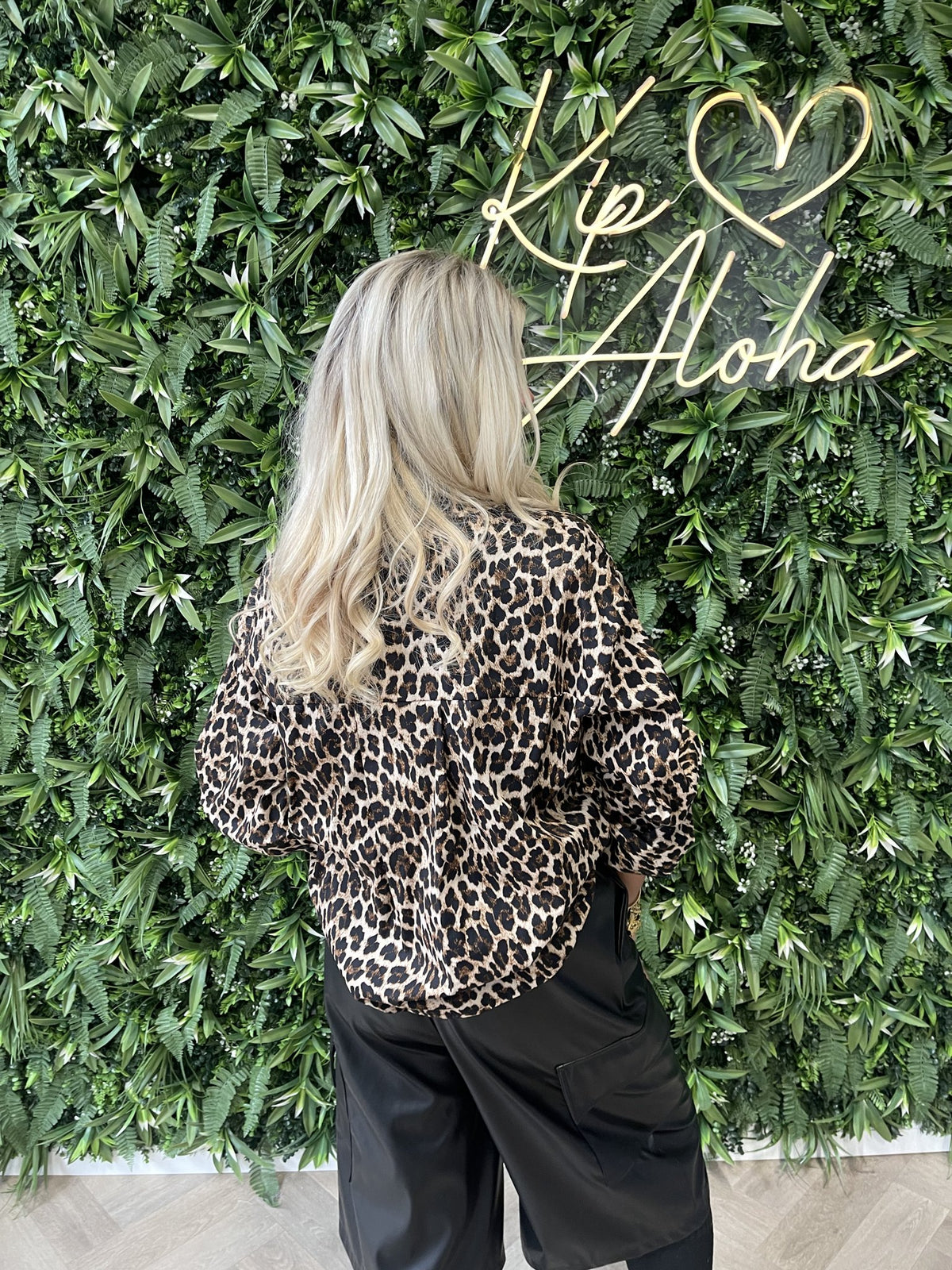 Blouse met wijde ballon mouwen uni panterprint