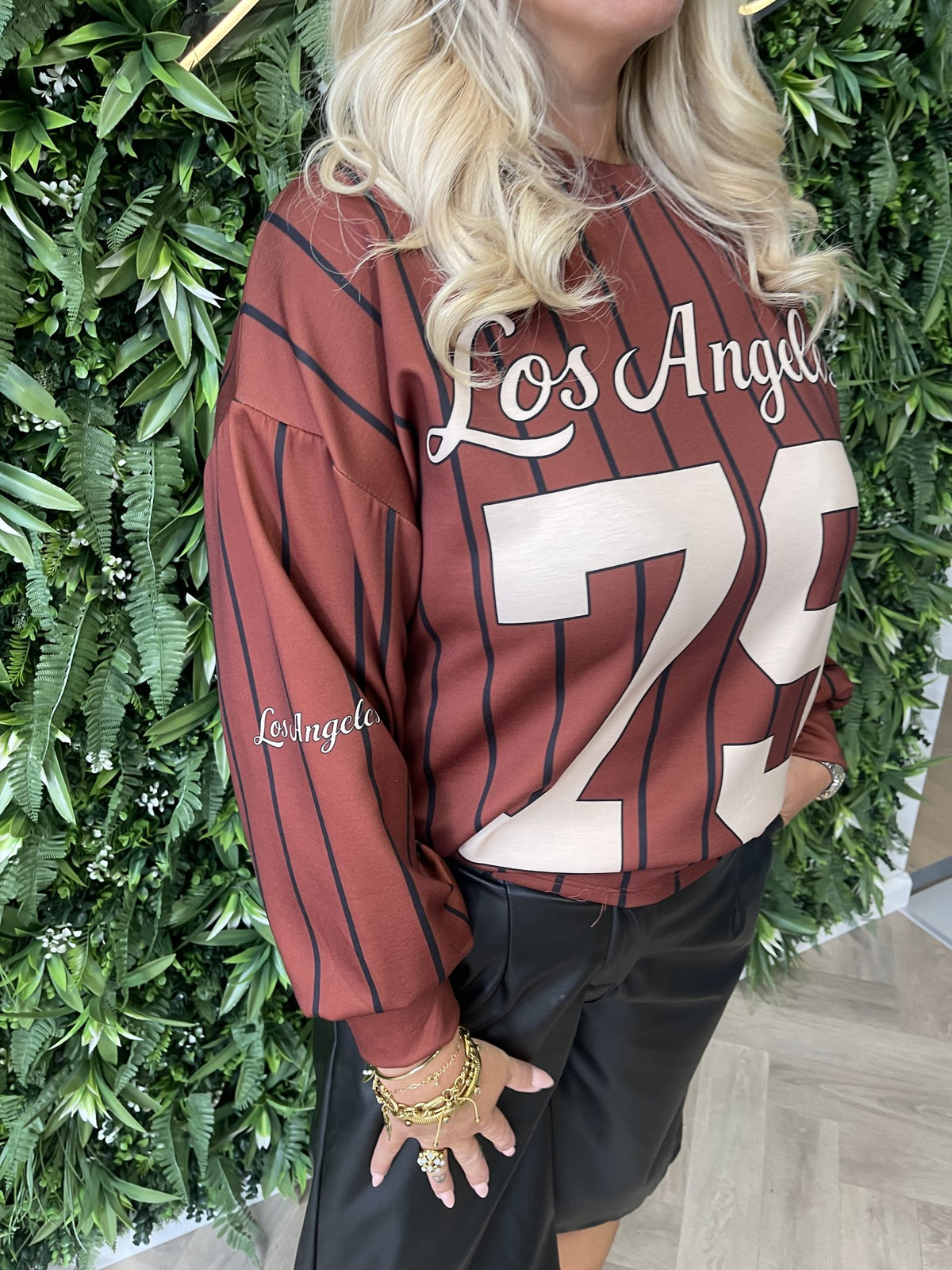 Sweater fijne streepjes LA 79 roestbruin