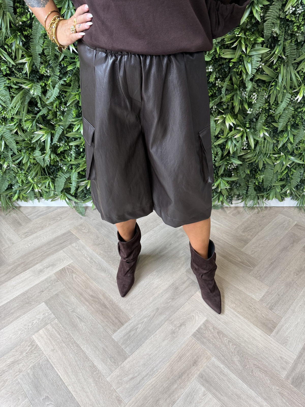 Bermuda cargo leatherlook donkerbruin