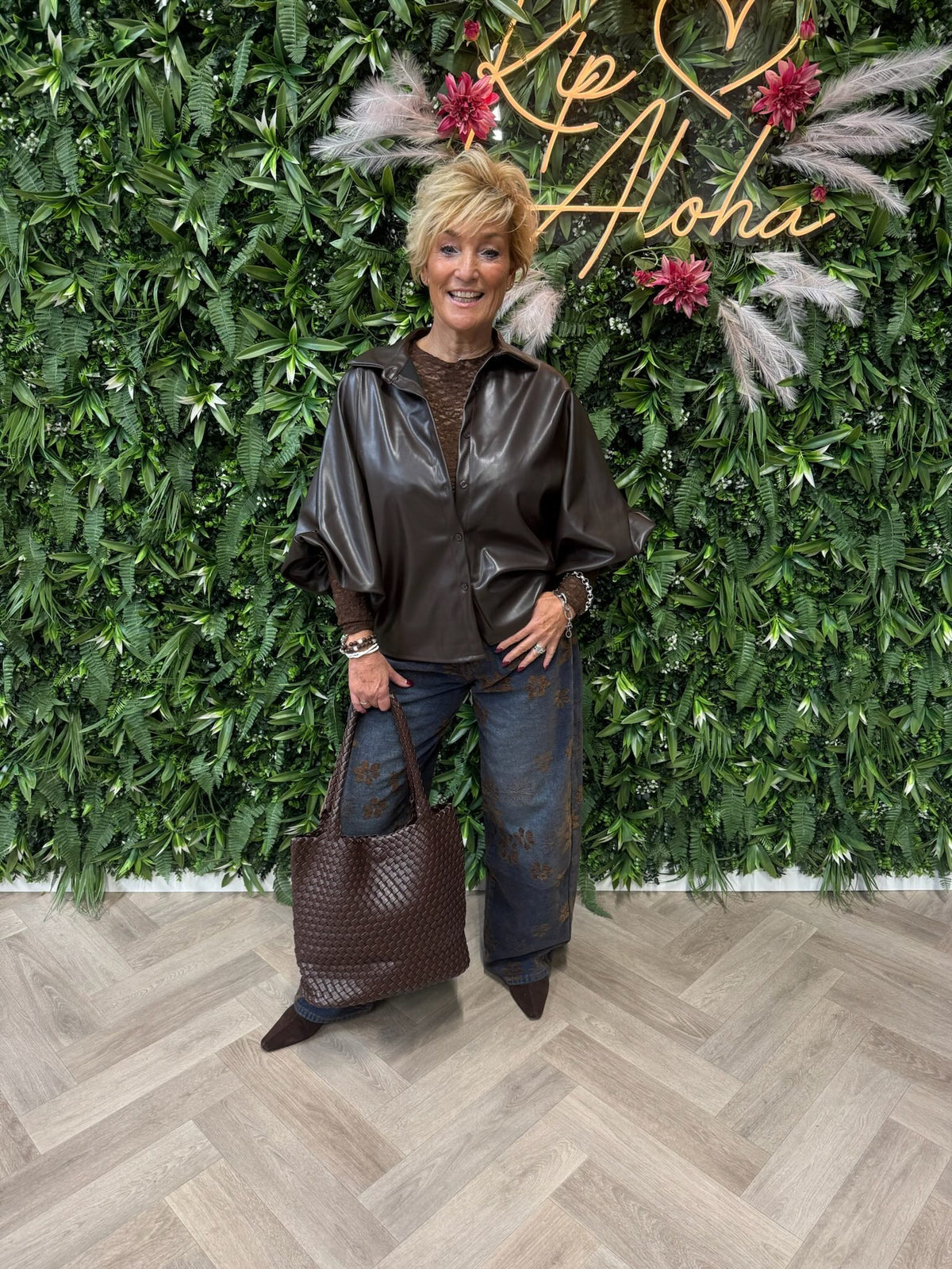 Leatherlook blouse pofmouwen donkerbruin