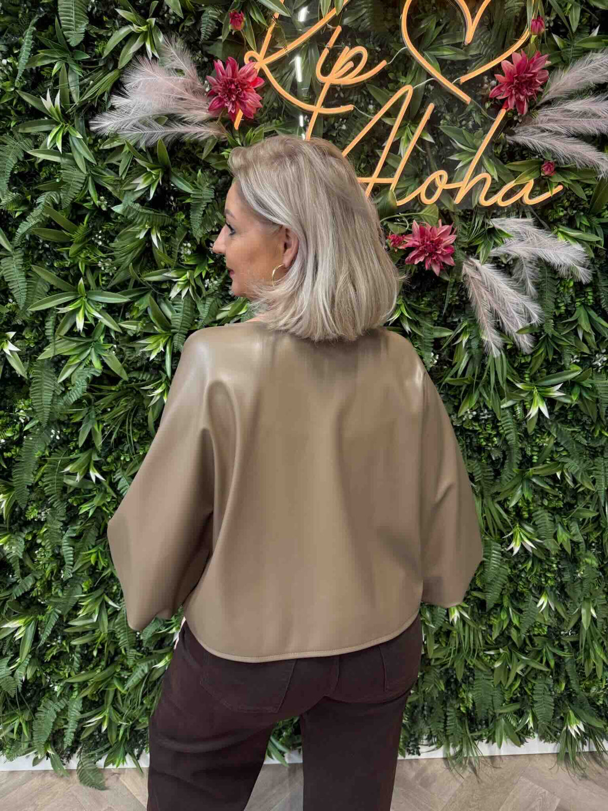 Leatherlook vleermuis top taupe