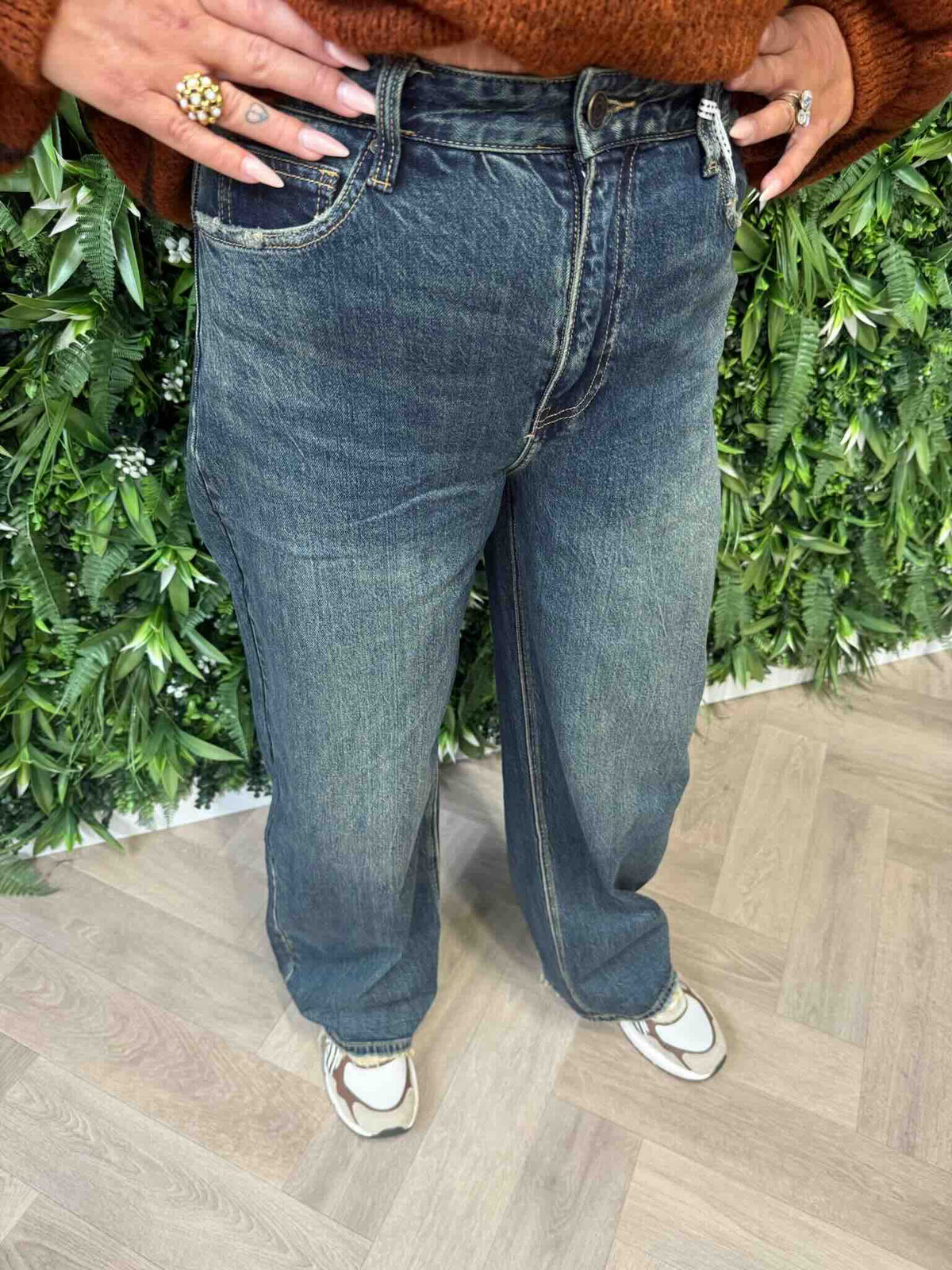 Queen of hearts wide leg met leatherlook kontzakken stonewash