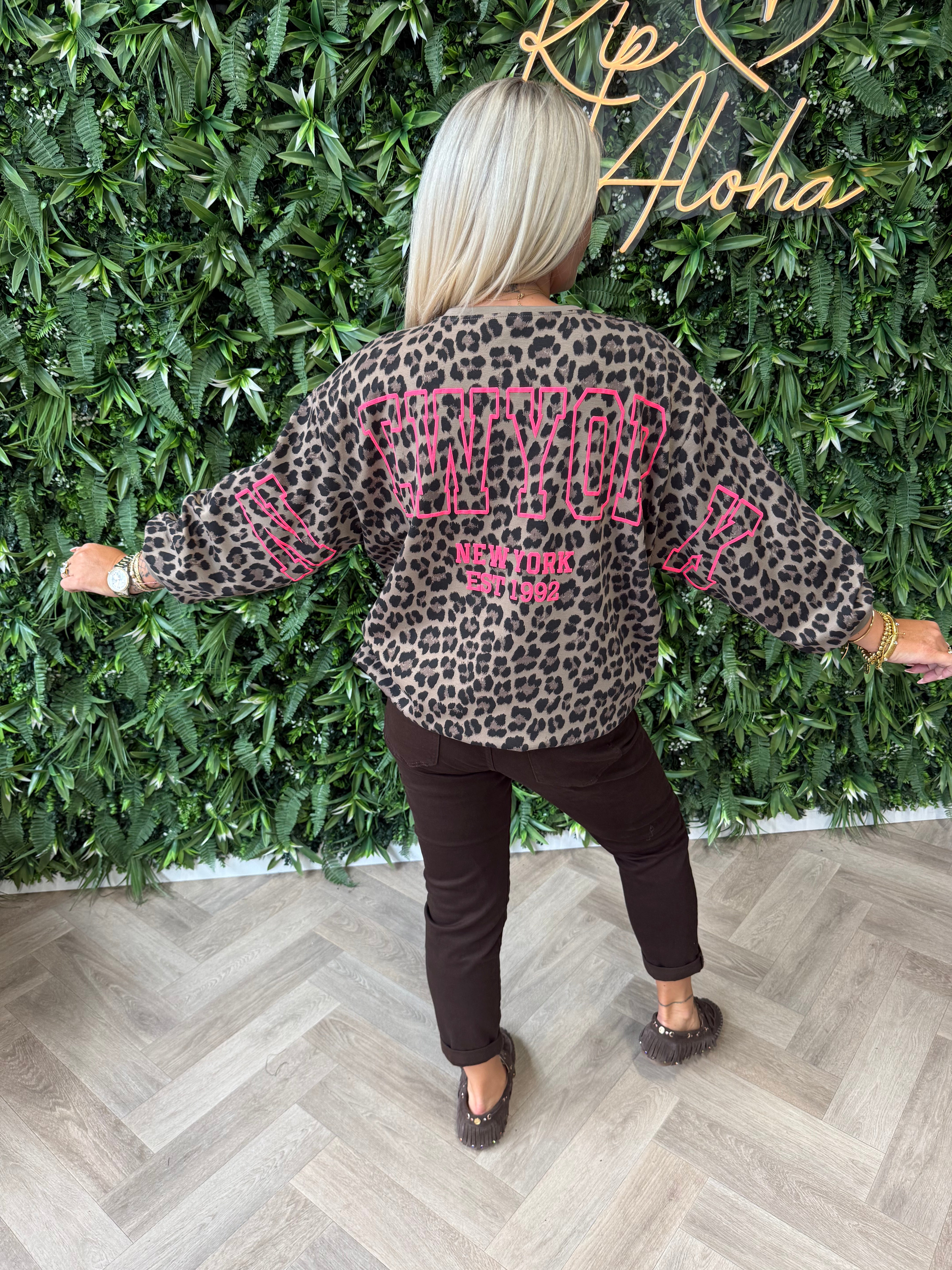 Sweater panterprint new york lichtbruin