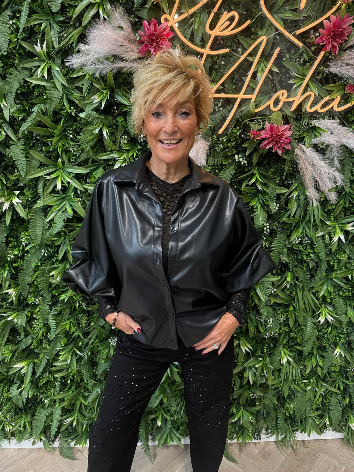 Leatherlook blouse pofmouwen zwart
