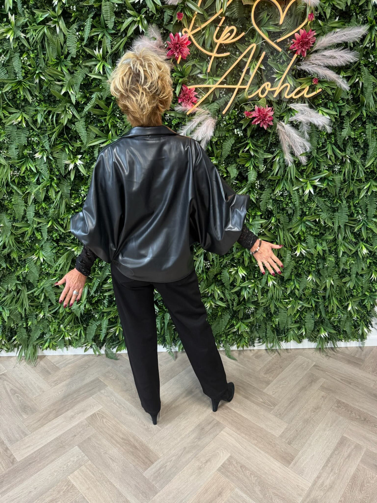 Leatherlook blouse pofmouwen zwart