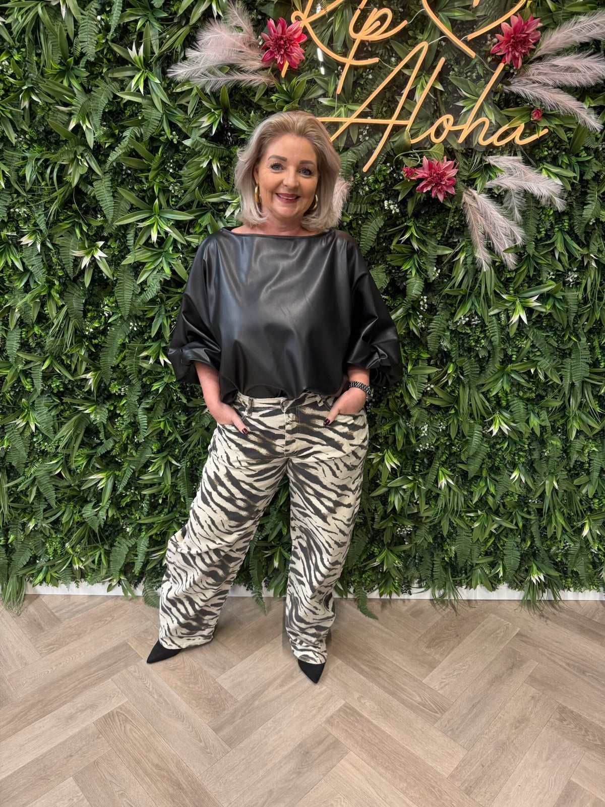 Leatherlook vleermuis top zwart