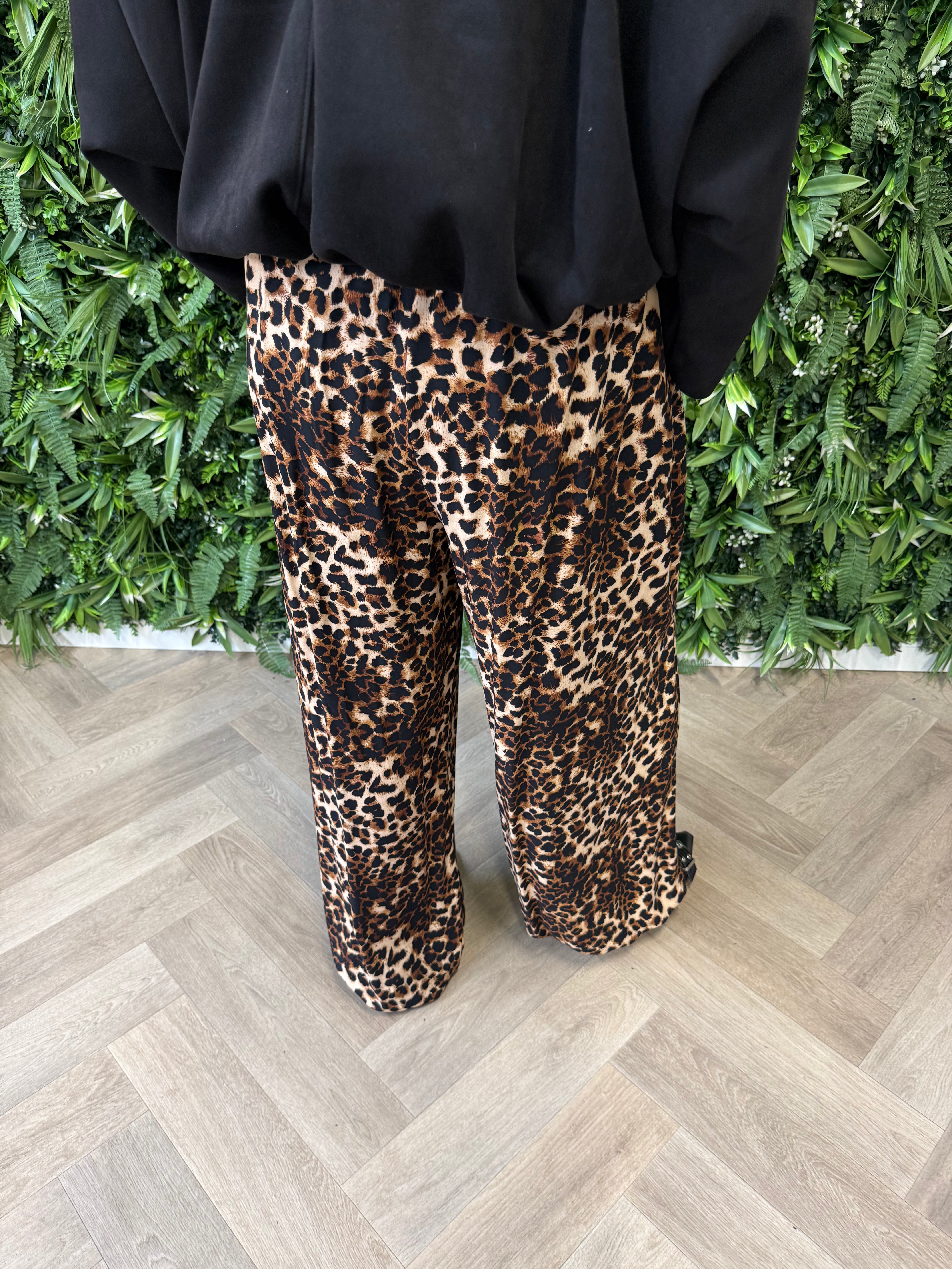 Wijde broek panter print beige