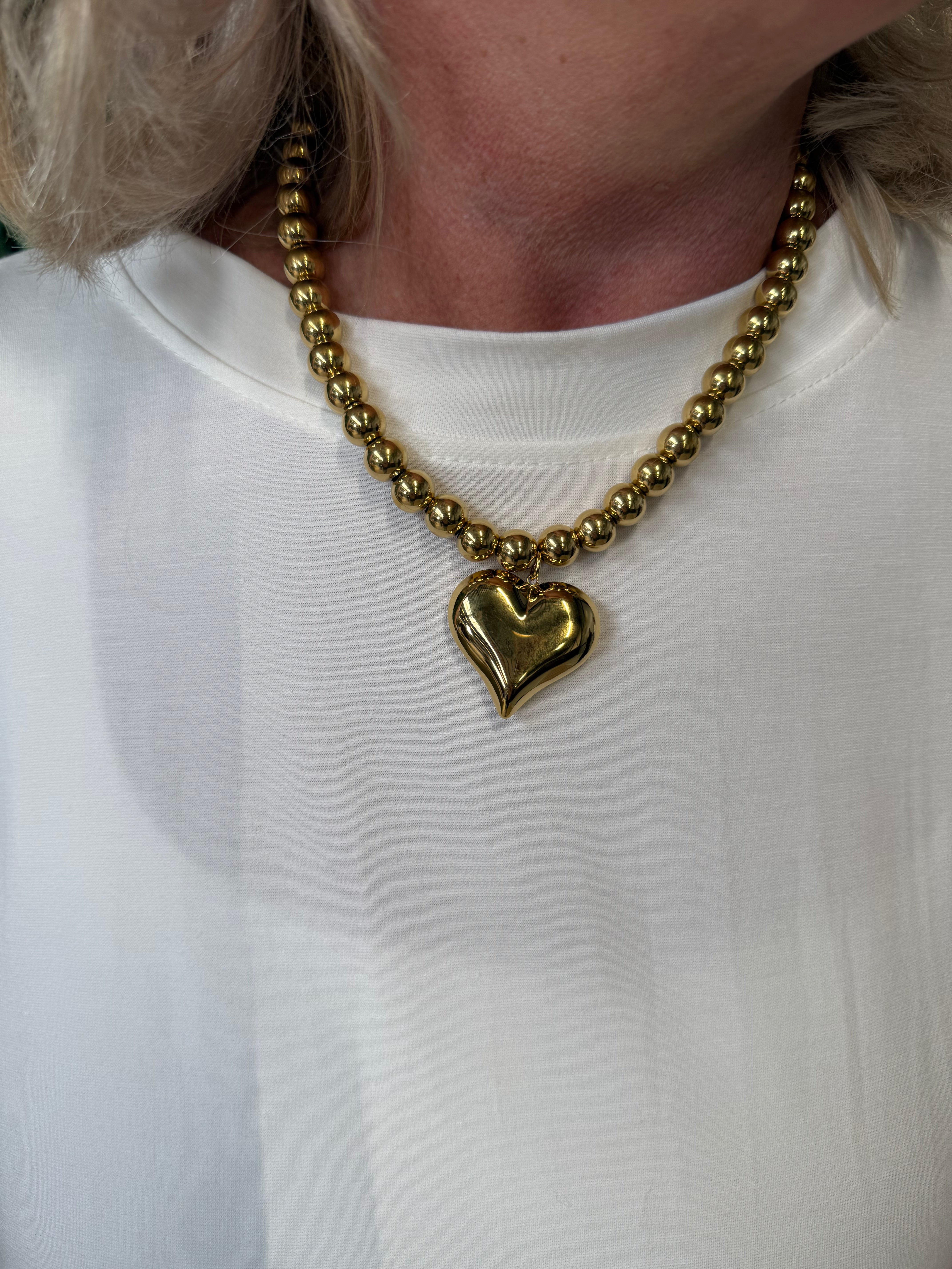 Korte stainless steel ketting met parels en hart goud