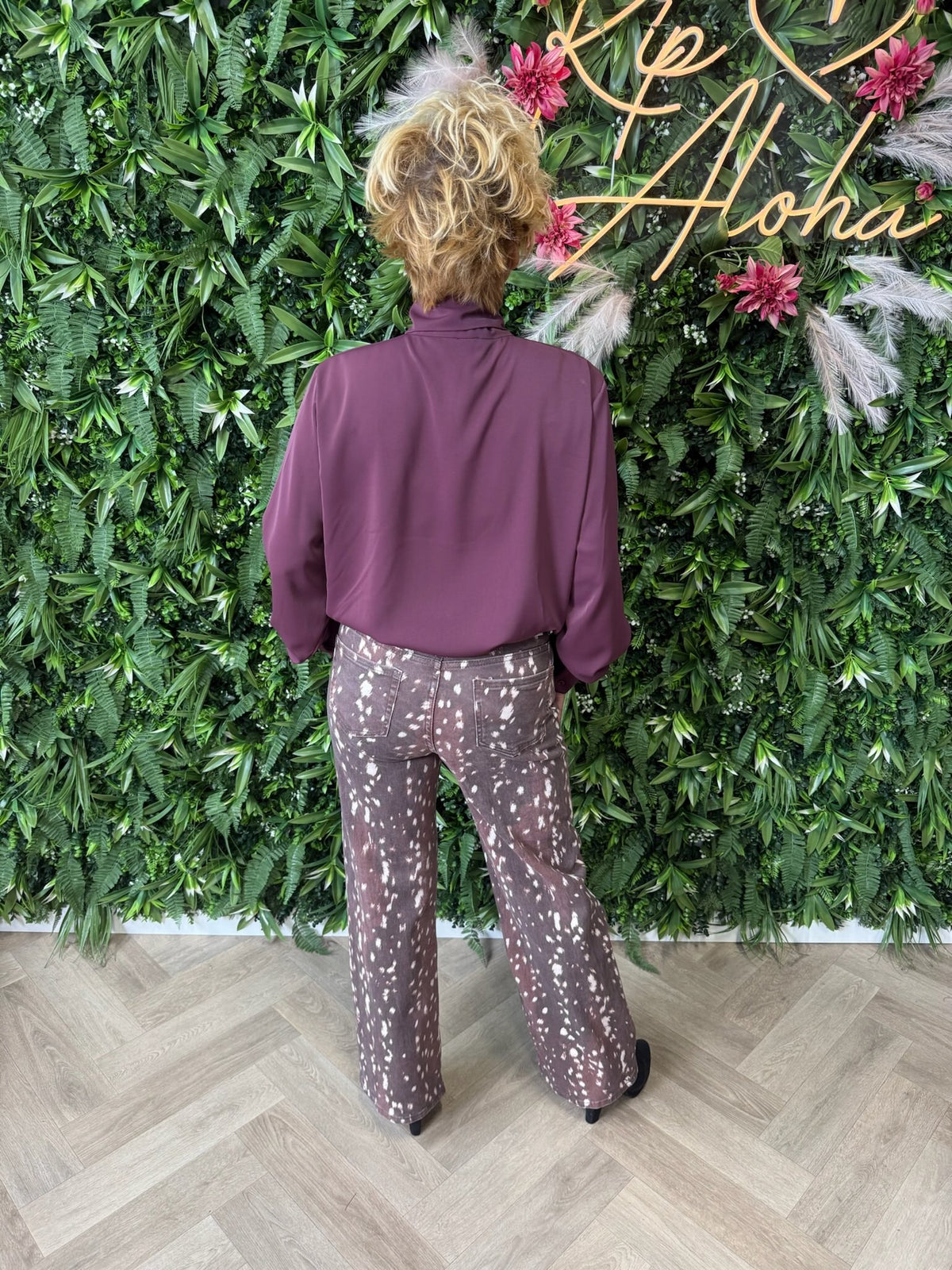 Blouse hals detail uni aubergine