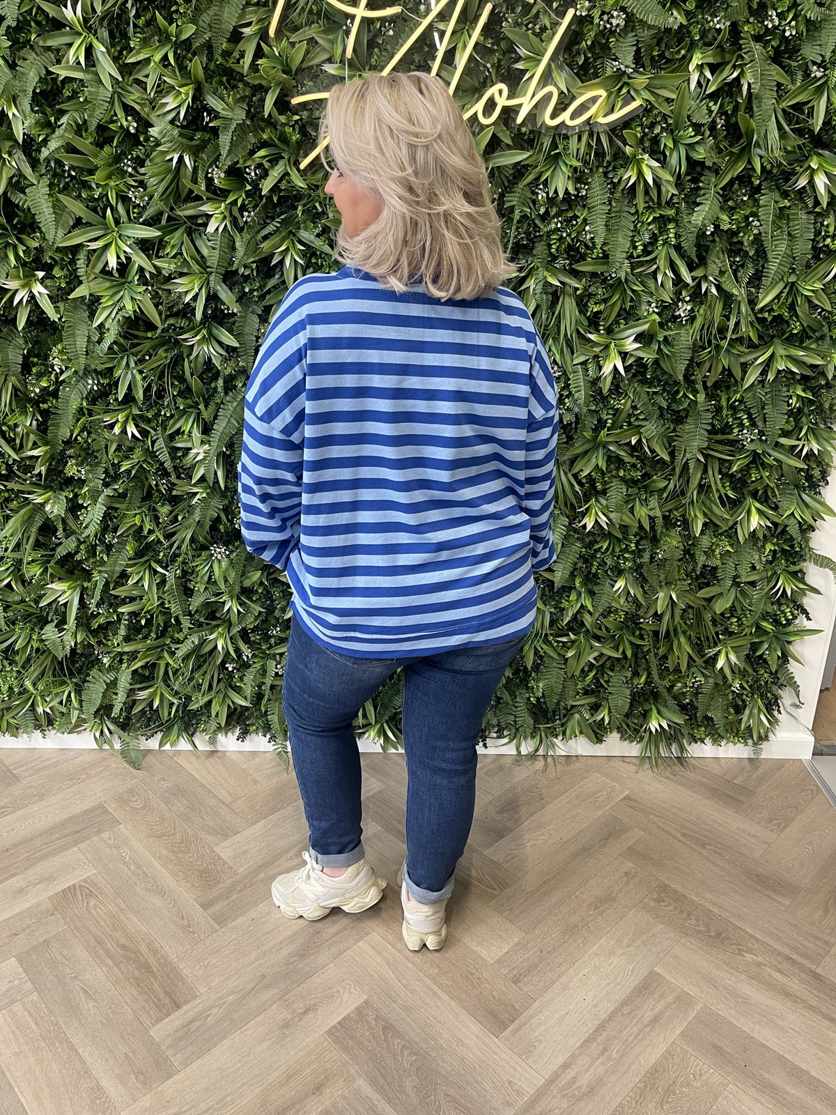 Sweater strepen more amore applicatie lichtblauw/blauw