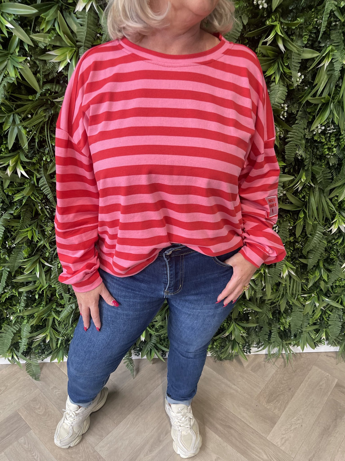 Sweater strepen more amore applicatie rood/roze