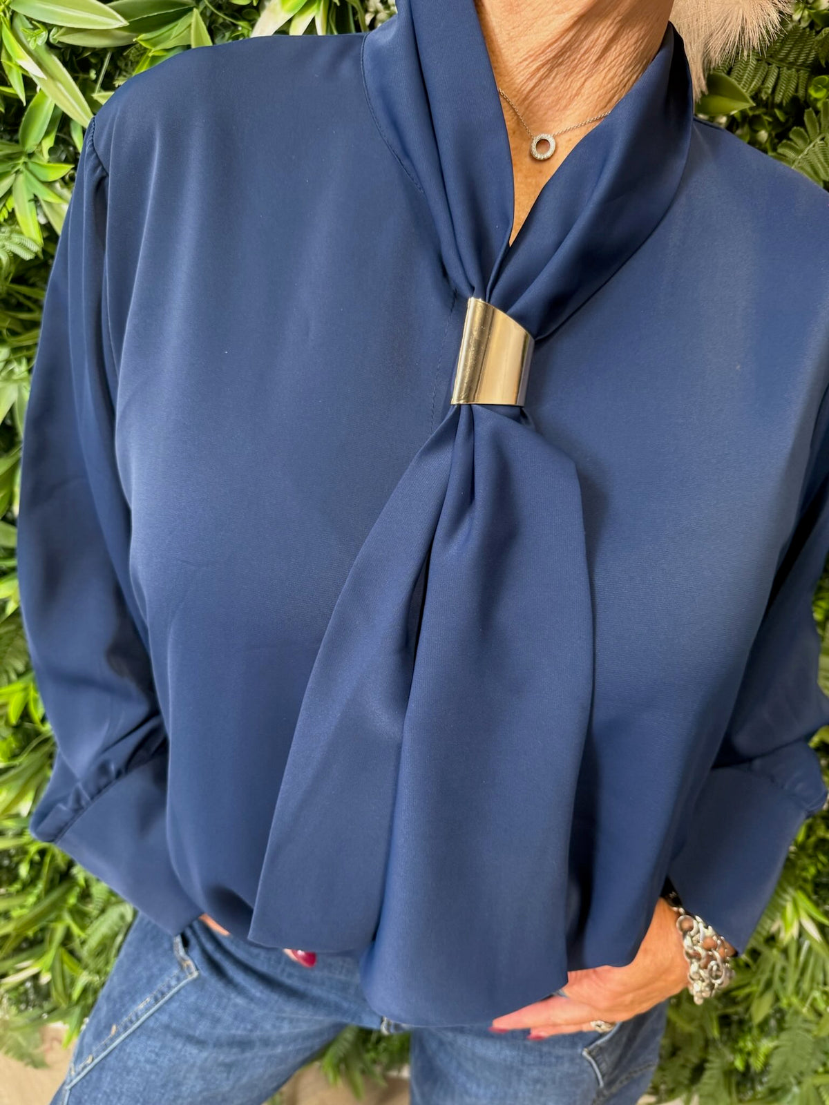 Blouse hals detail uni donkerblauw